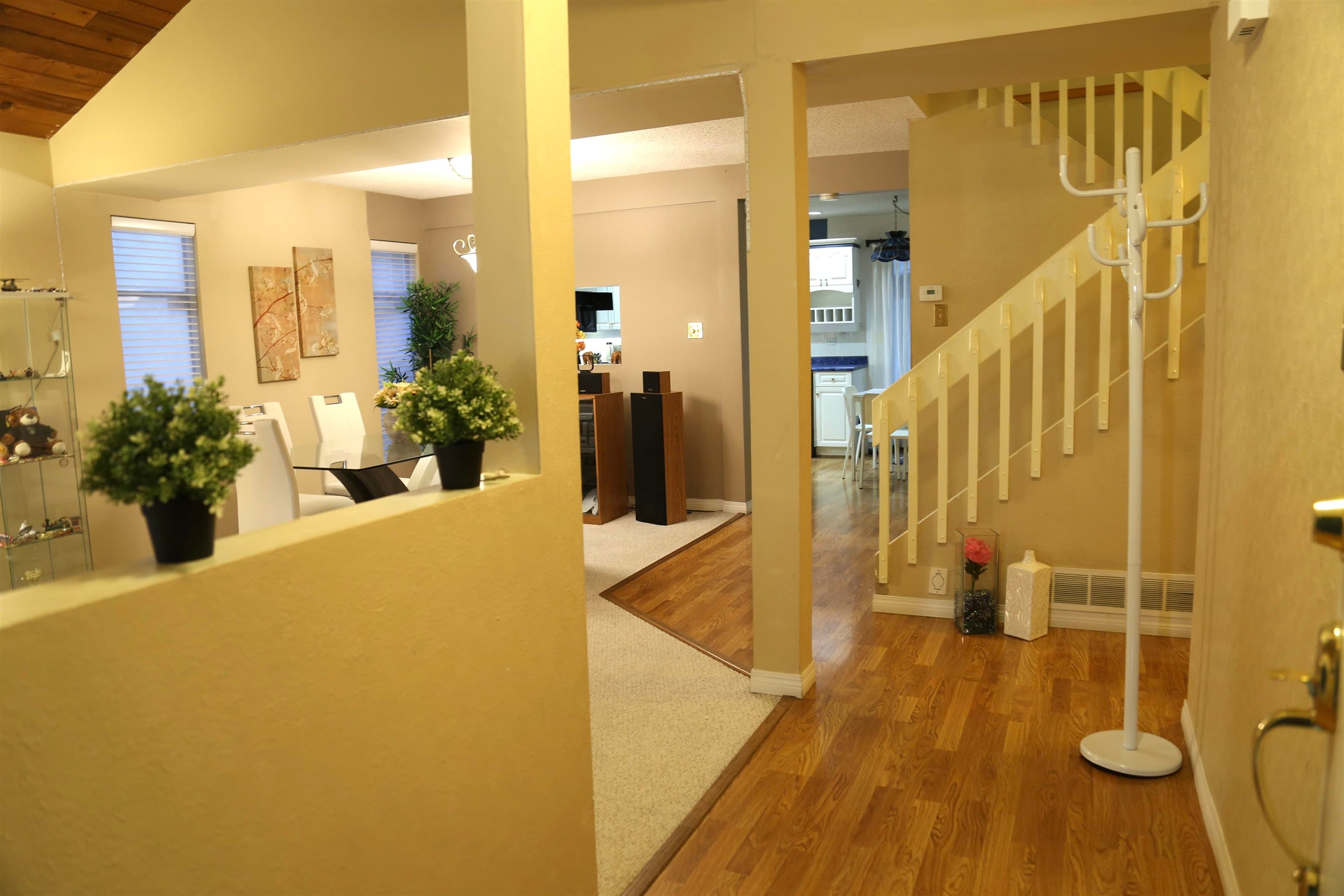 15425 98th Avenue, Surrey, V3R 7G2 — photo 5