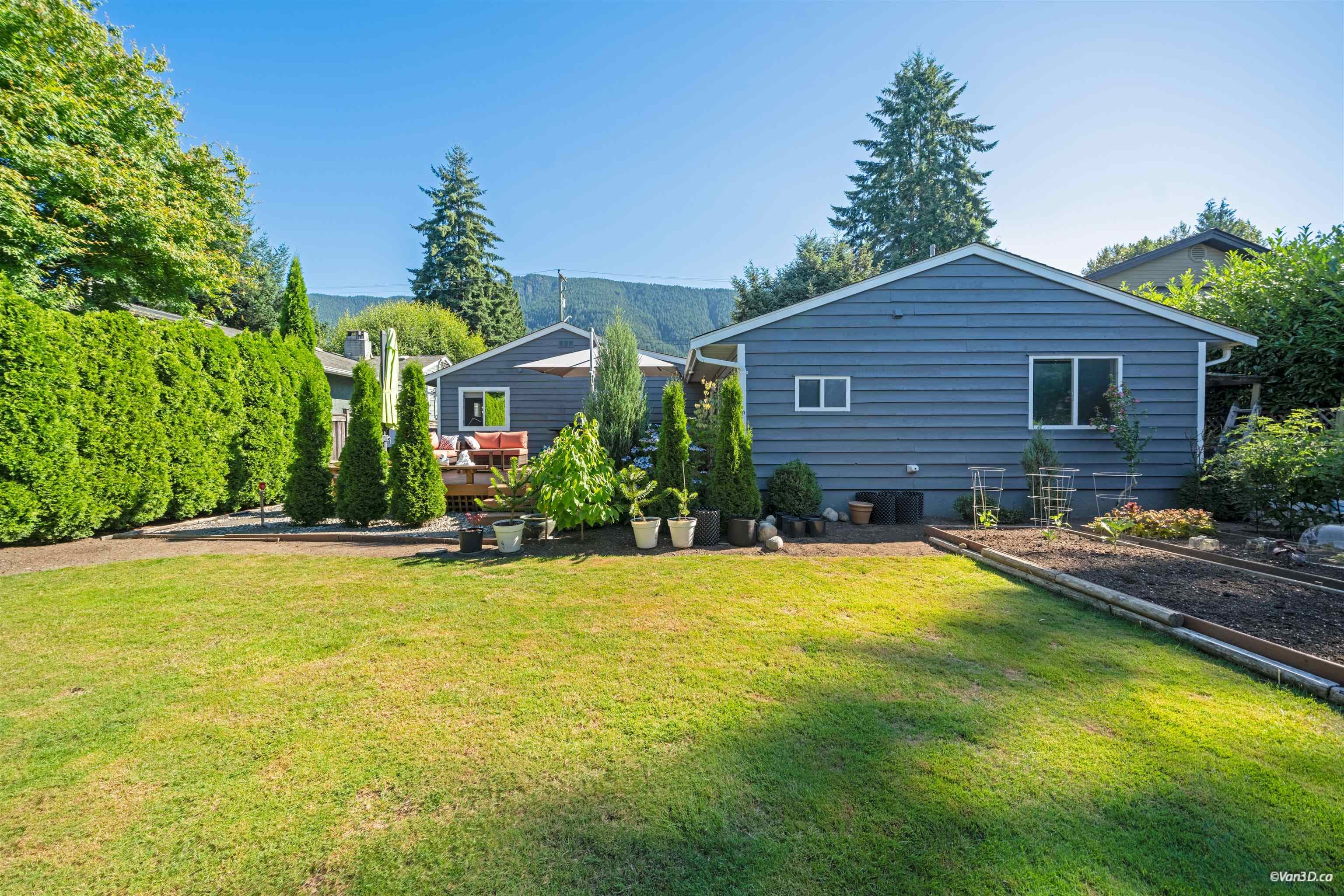 1043 Belvedere Drive, North Vancouver