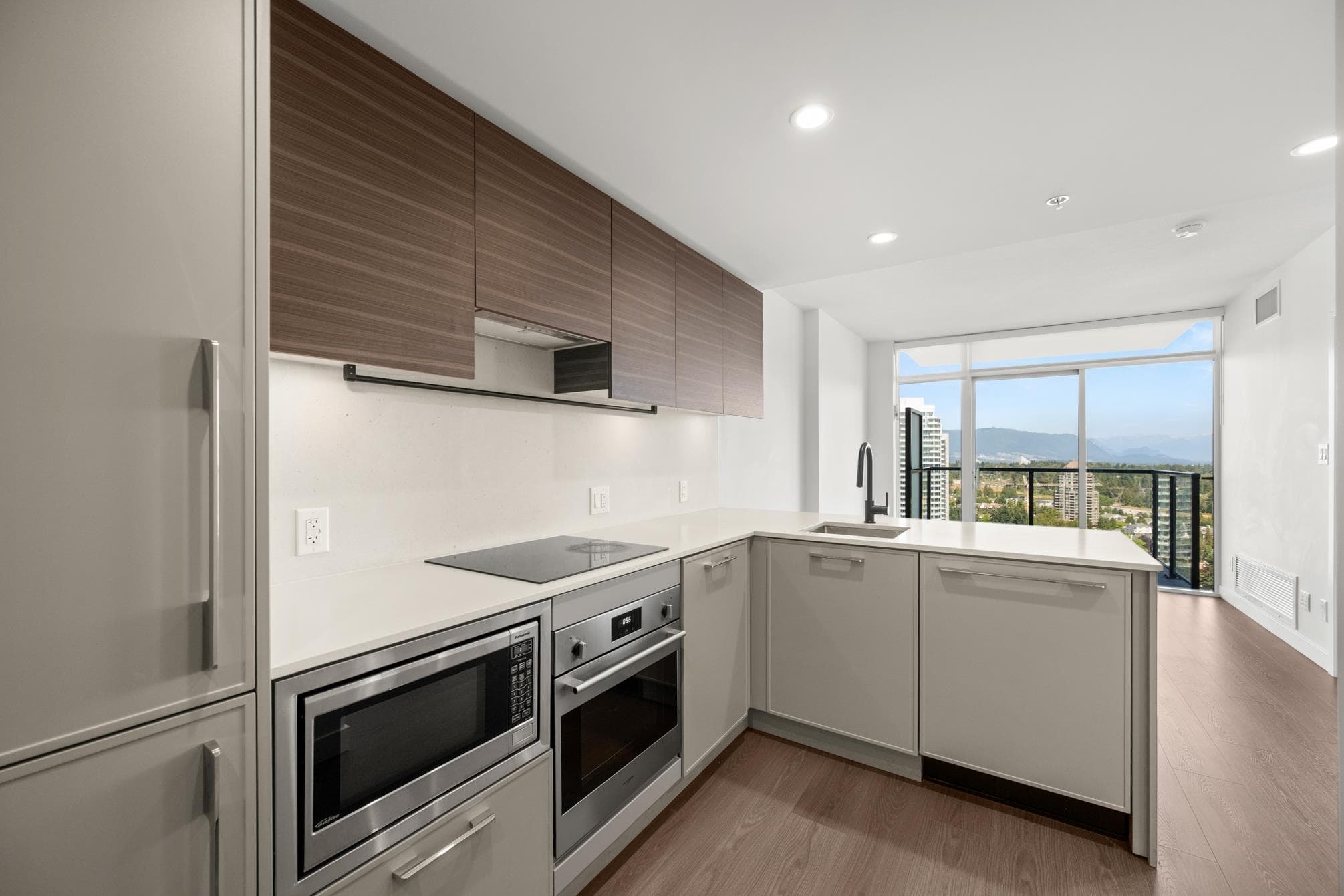 2908 - 13745 George Junction, Surrey