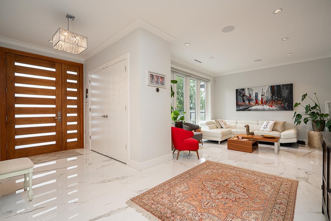 4365 Mountain Highway, North Vancouver, V7K 2K3 — photo 3