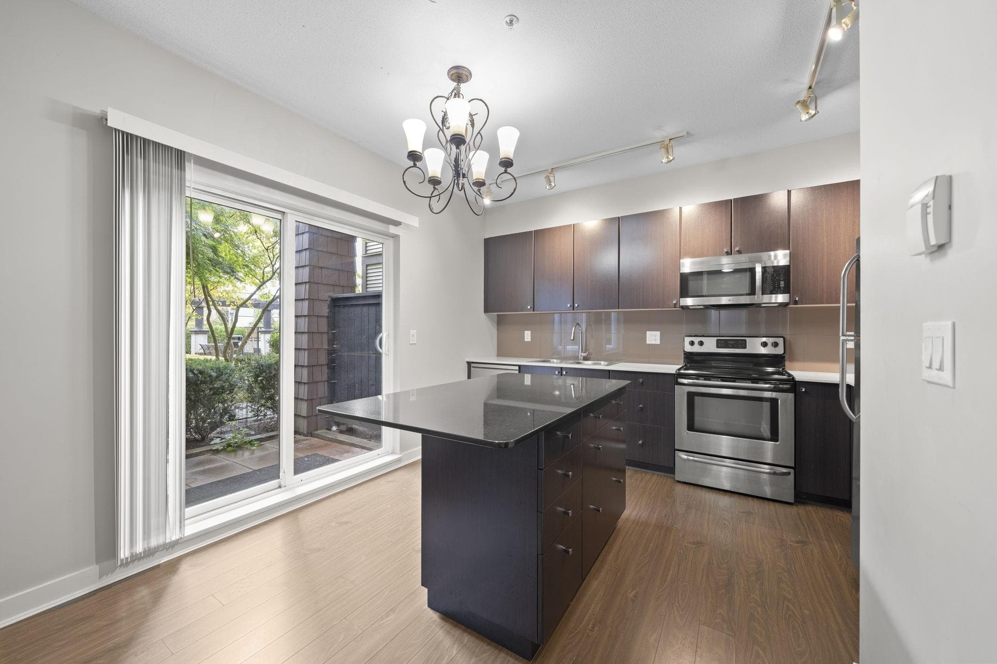 104 - 13740 75a Avenue, Surrey, V3W 0E8 — photo 3