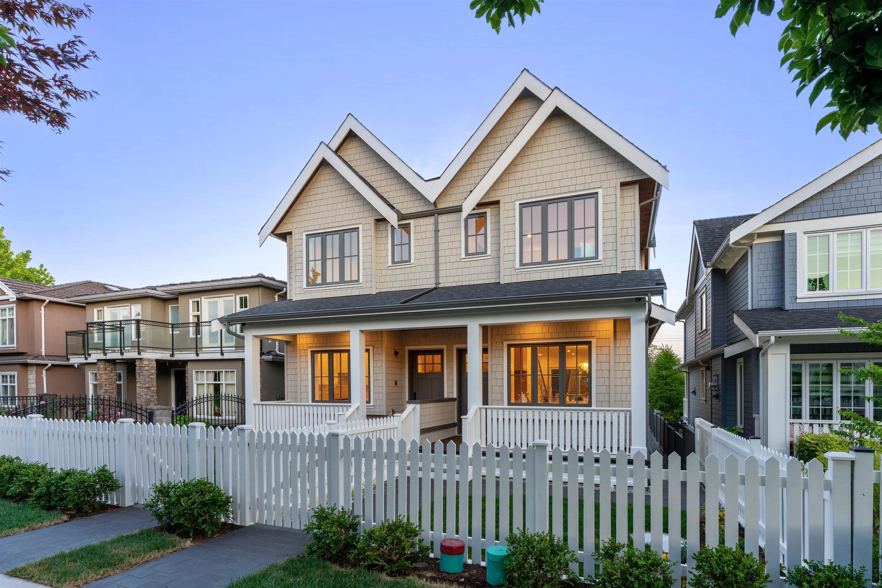 2578 E 4th Avenue, Vancouver, V5M 1K3 — photo 1