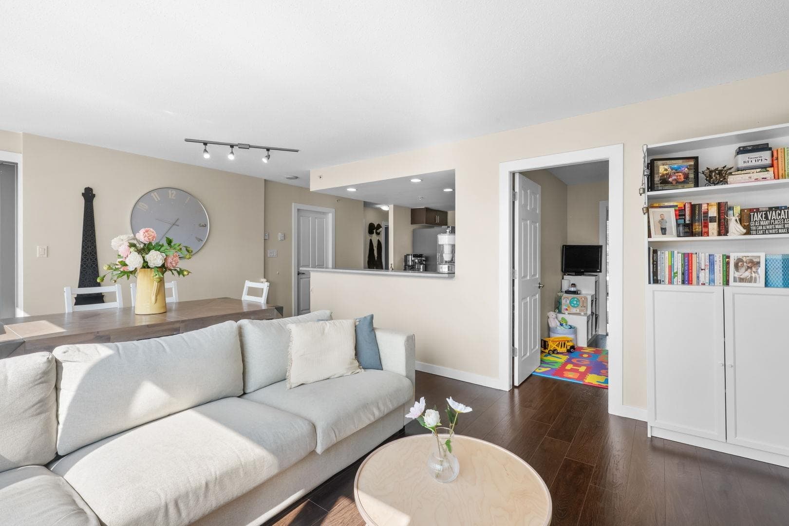 902 - 295 Guildford Way, Port Moody, V3H 5N3 — photo 5