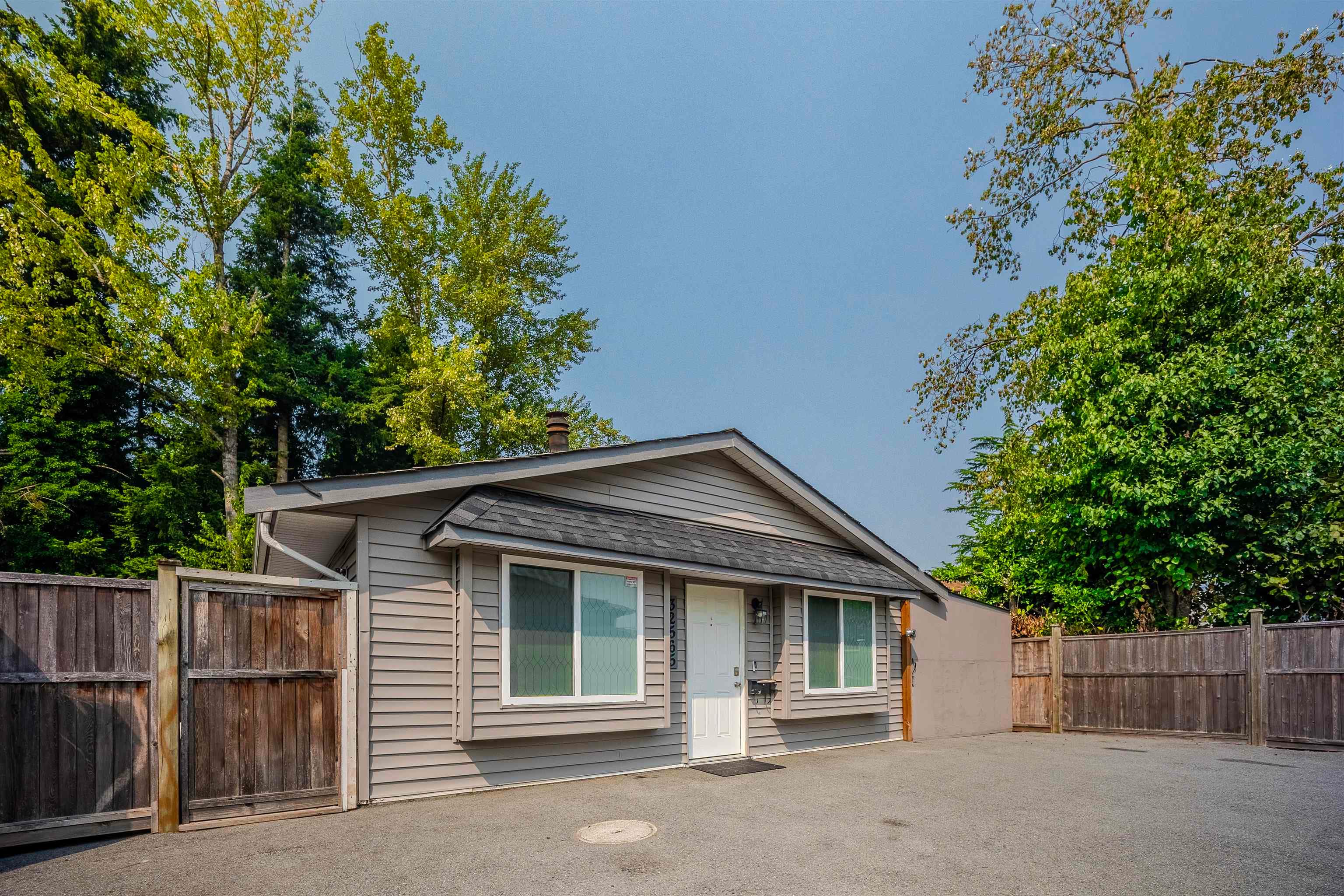 32565 George Ferguson Way, Abbotsford, V2T 4C8 — photo 2