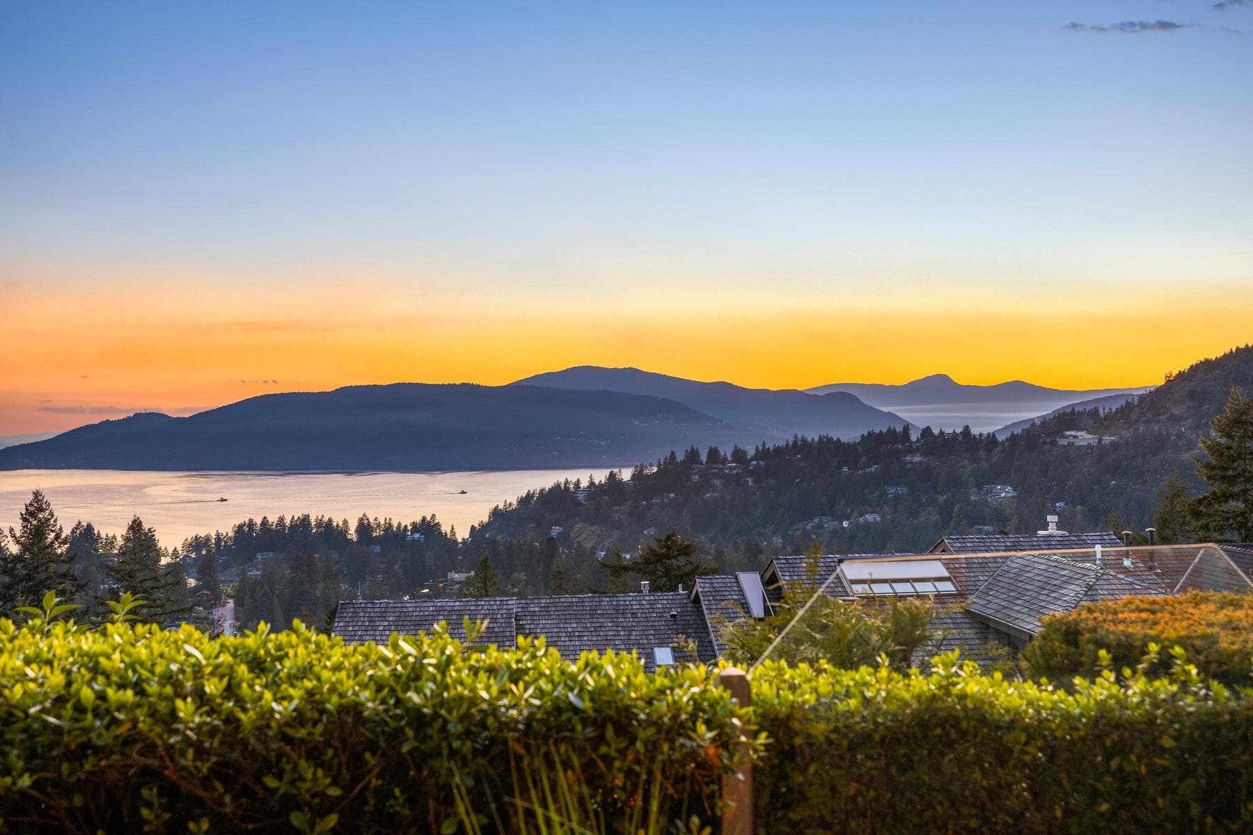 5360 Meadfeild Road, West Vancouver, V7W 3E5 — photo 2