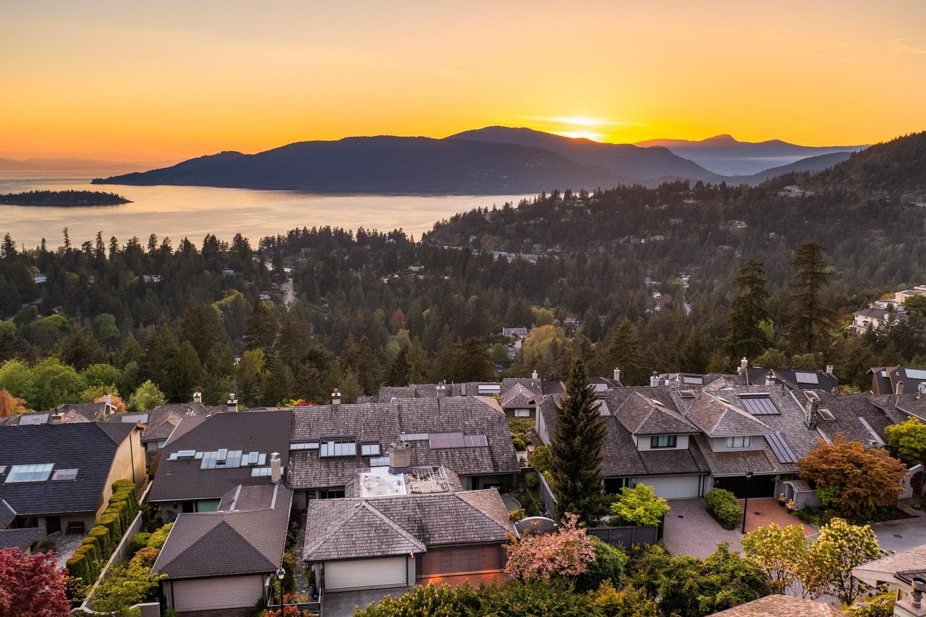 5360 Meadfeild Road, West Vancouver, V7W 3E5 — photo 3