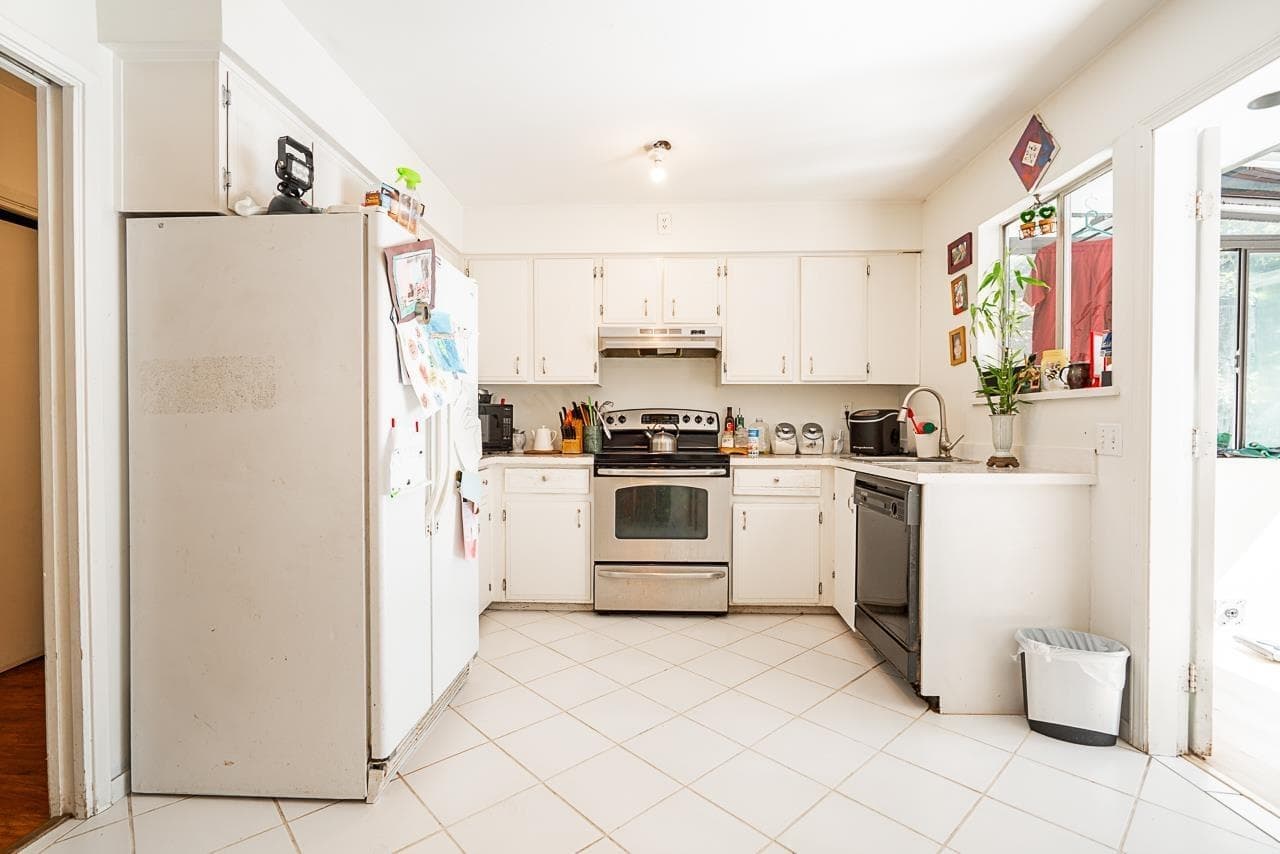730 Cumberland Street, New Westminster, V3L 4J4 — photo 3