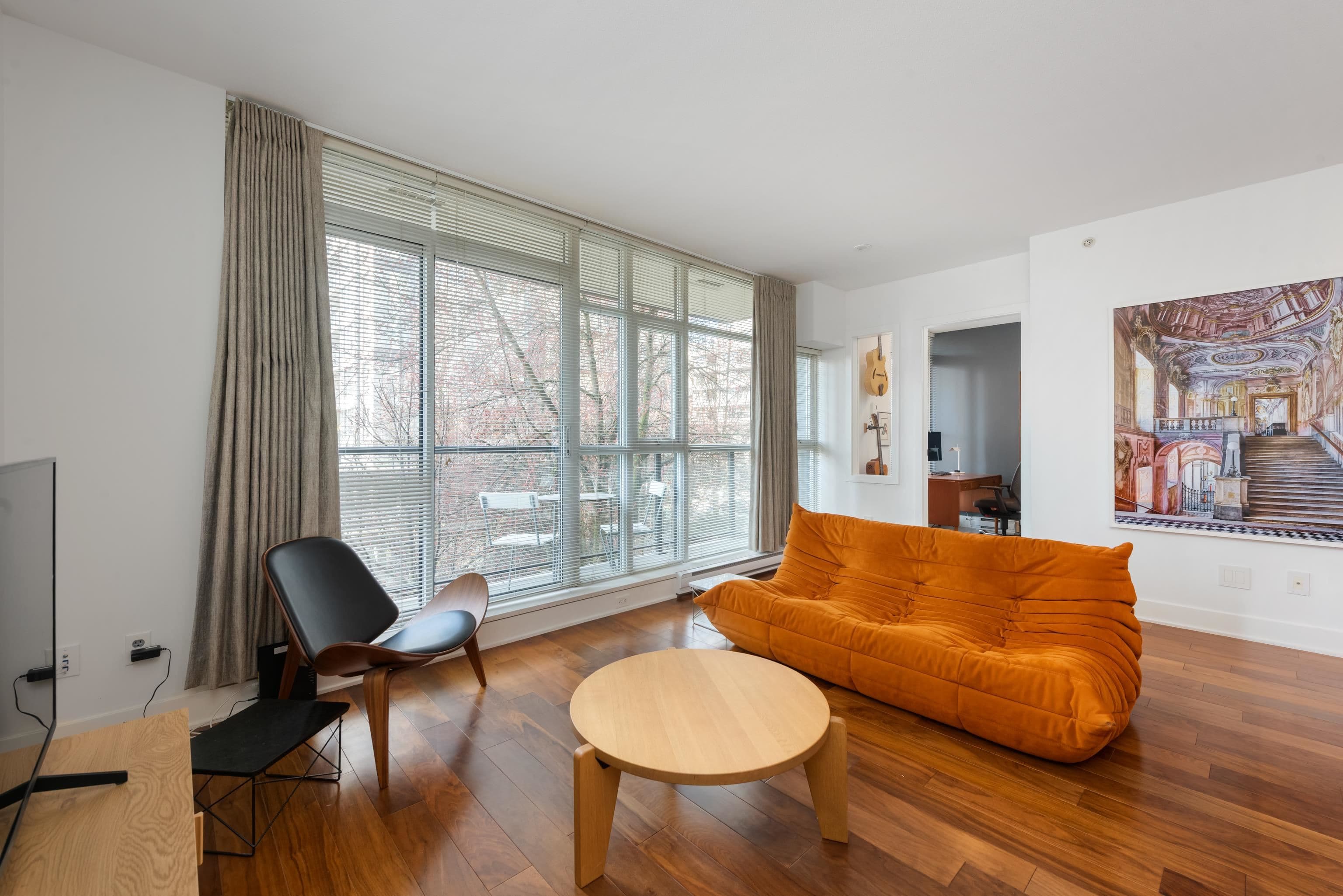 303 - 988 Richards Street, Vancouver, V6B 8R2 — photo 1