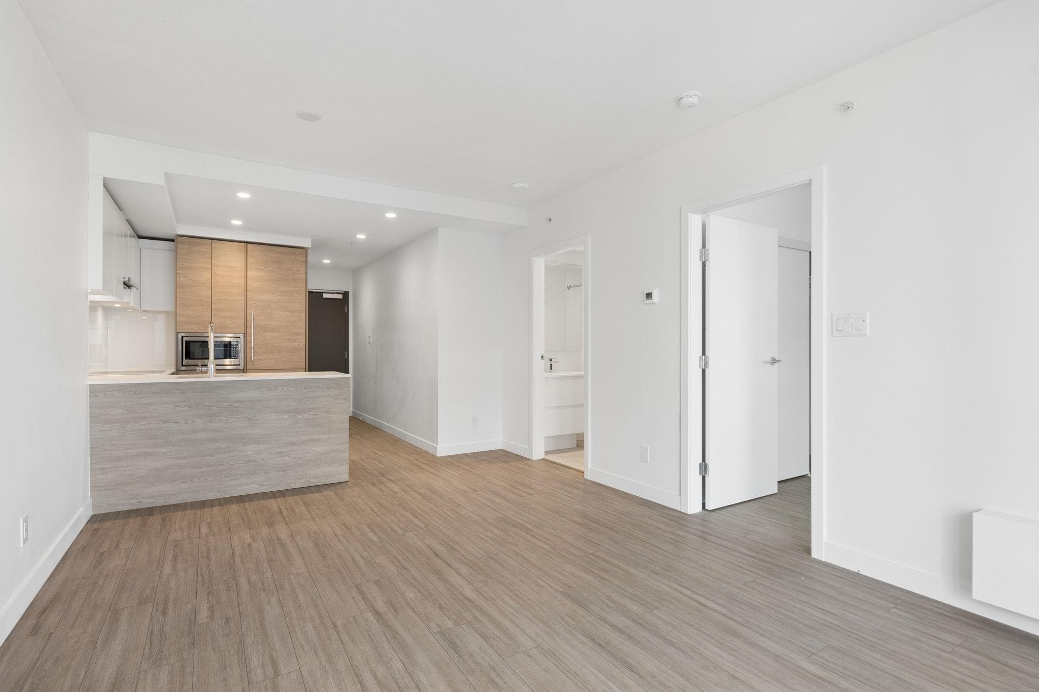1805 - 13615 Fraser Highway, Surrey, V3T 0P7 — photo 5