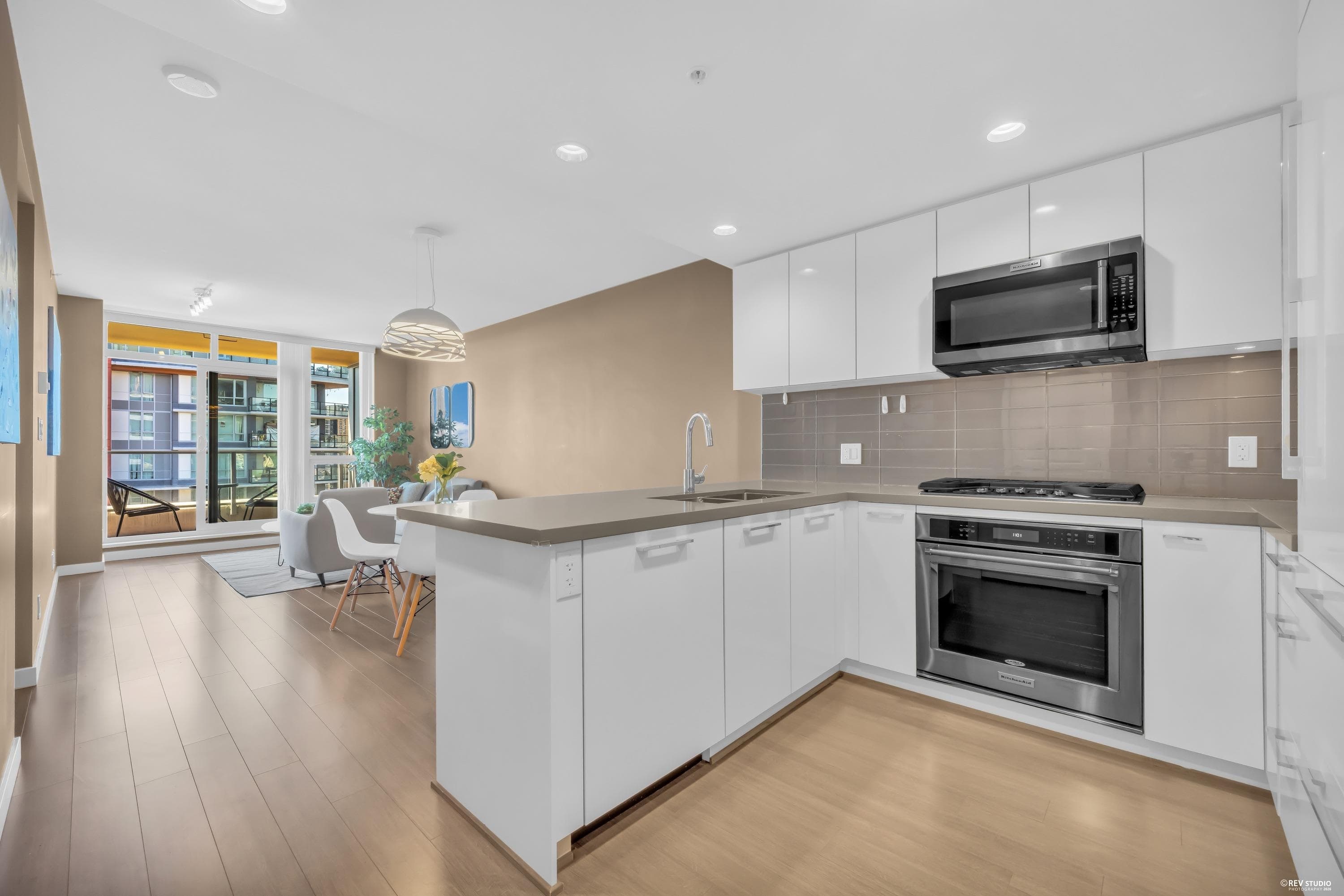 2605 - 3093 Windsor Gate, Coquitlam