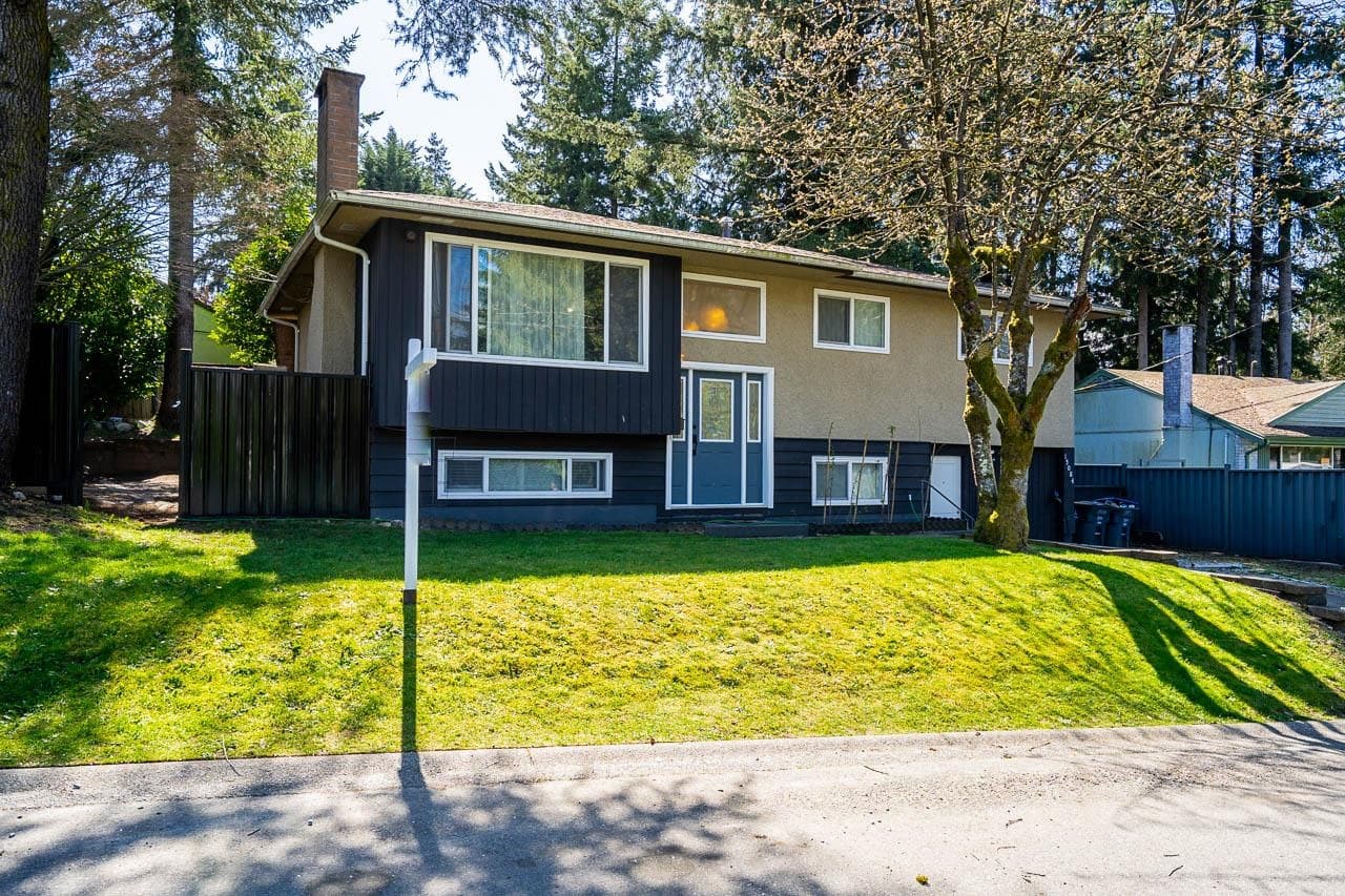 15084 Raven Place, Surrey, V3R 4T2 — photo 1
