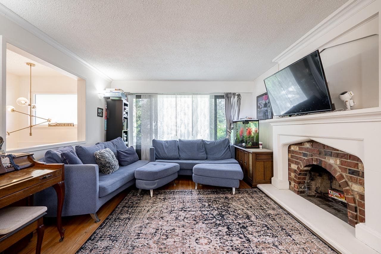 15084 Raven Place, Surrey, V3R 4T2 — photo 5