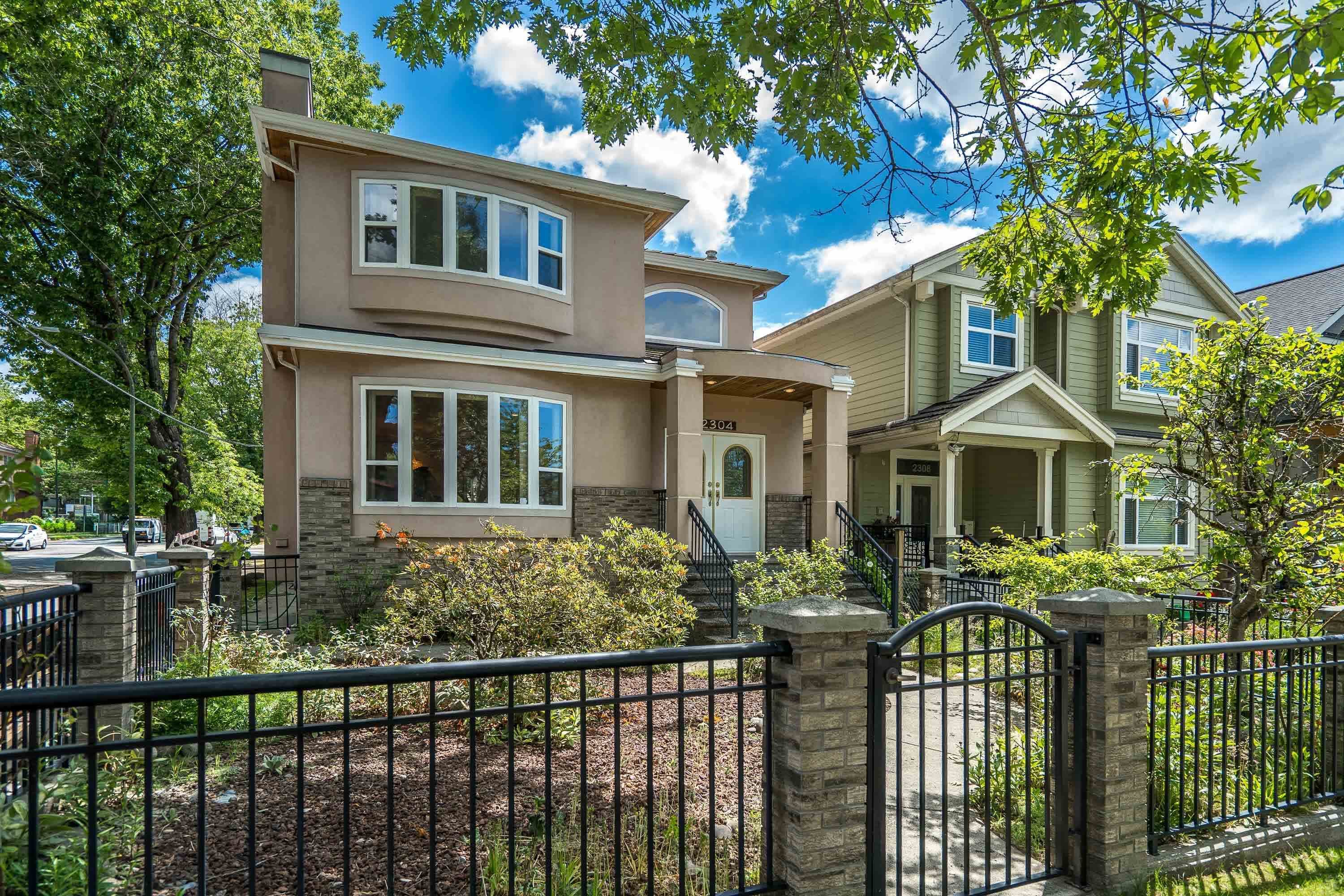 2304 Garden Drive, Vancouver, V5N 4X3 — photo 1