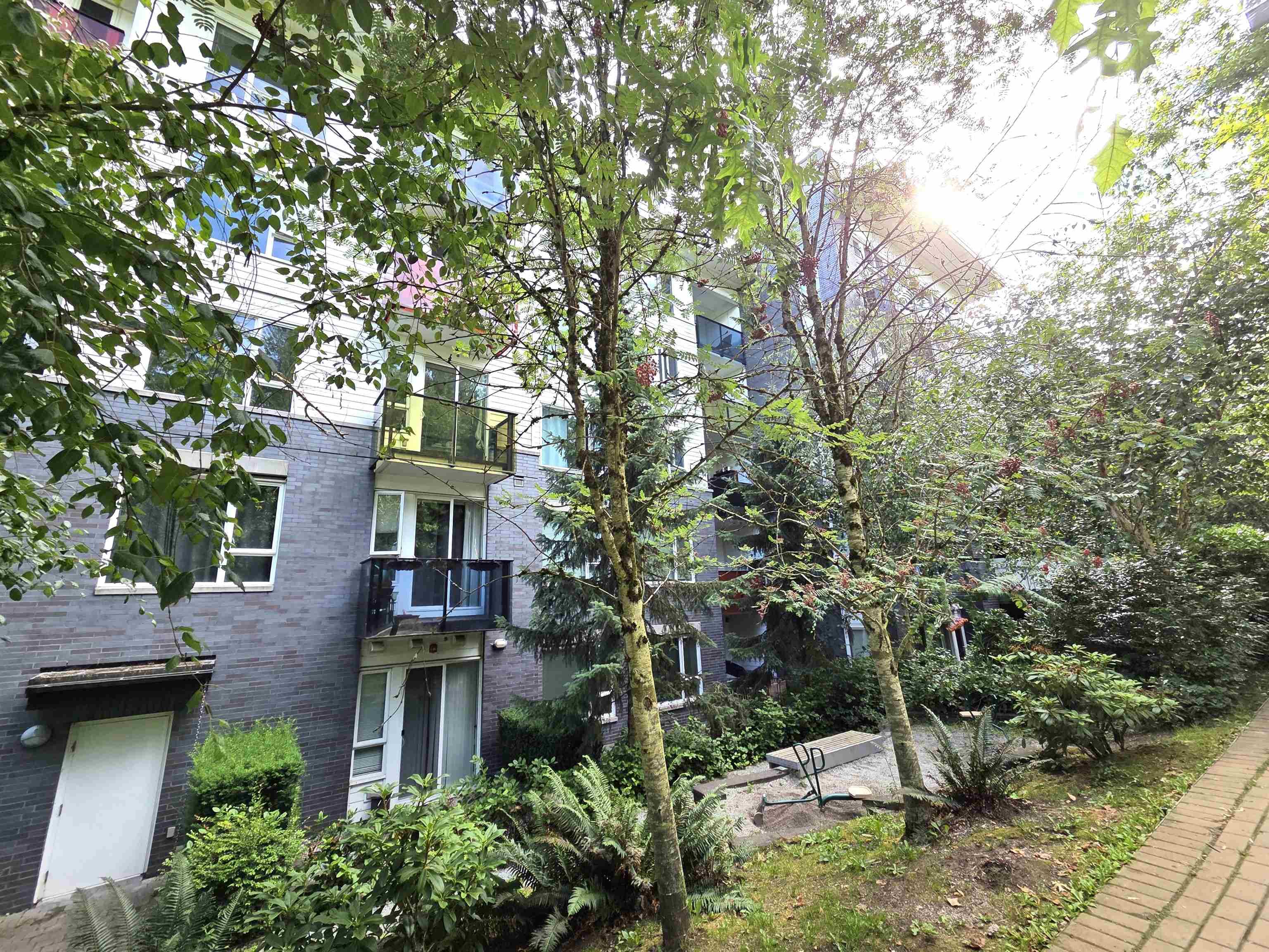 111 - 9250 University High Street, Burnaby, V5A 0B3 — photo 2