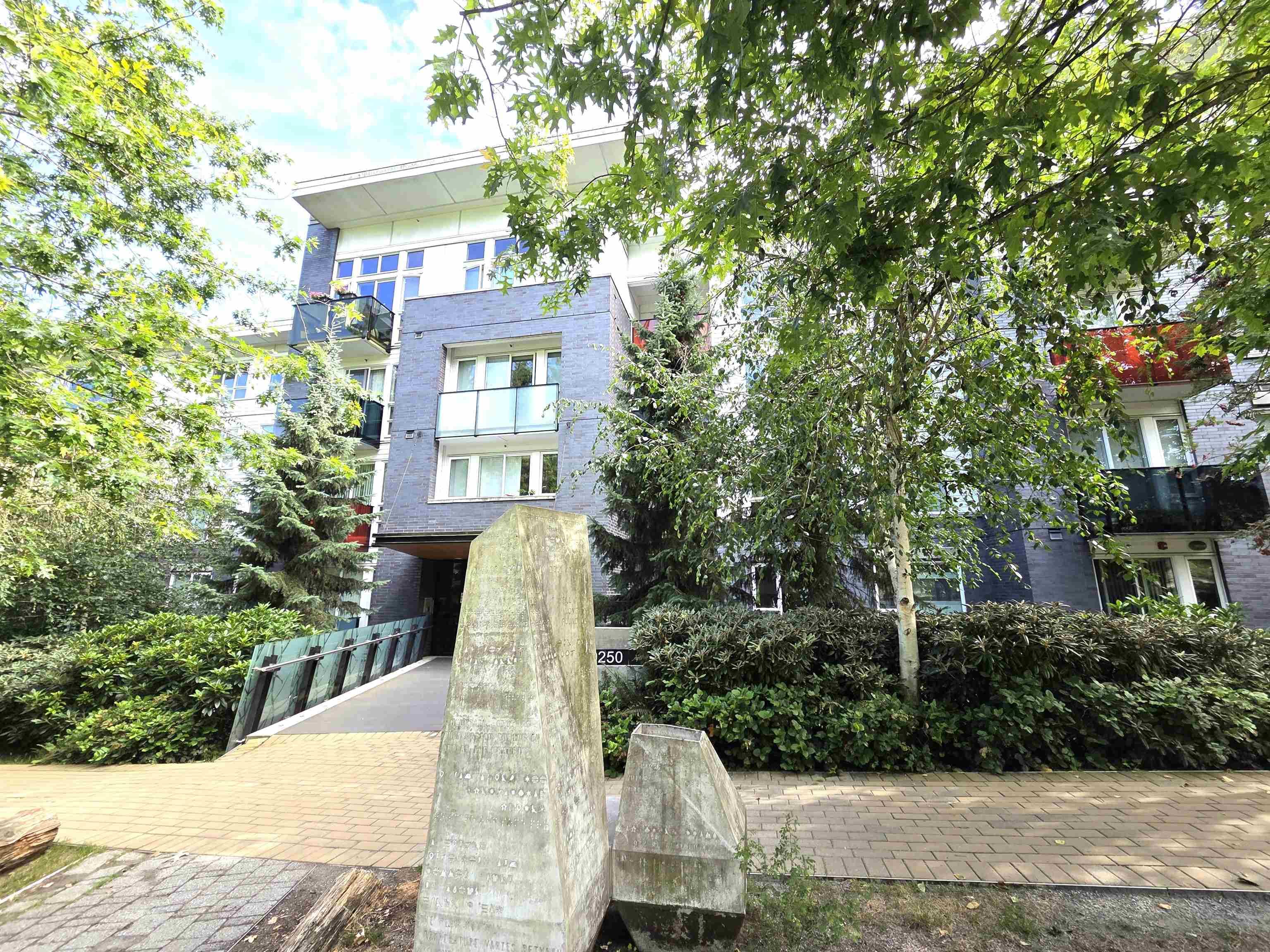 111 - 9250 University High Street, Burnaby, V5A 0B3 — photo 1