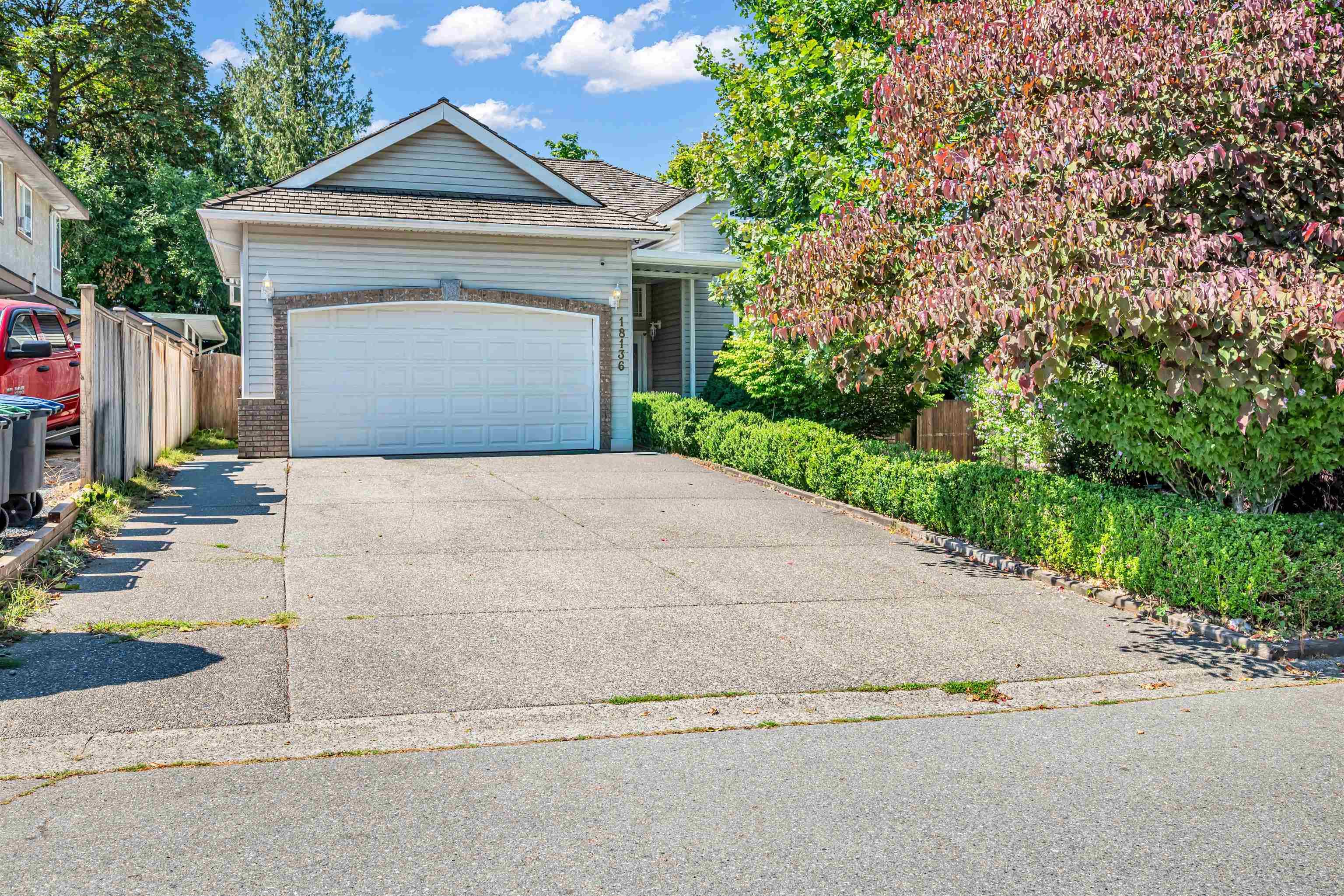 18136 Claytonwood Crescent, Surrey, V3S 7T5 — photo 1
