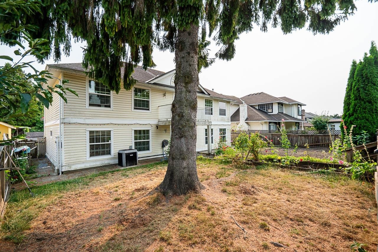 12242 64 Avenue, Surrey, V3W 1W7 — photo 3
