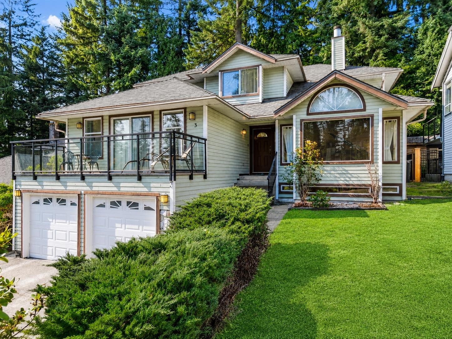 3 Chevalier Court, Port Moody, V3H 4L3 — photo 1