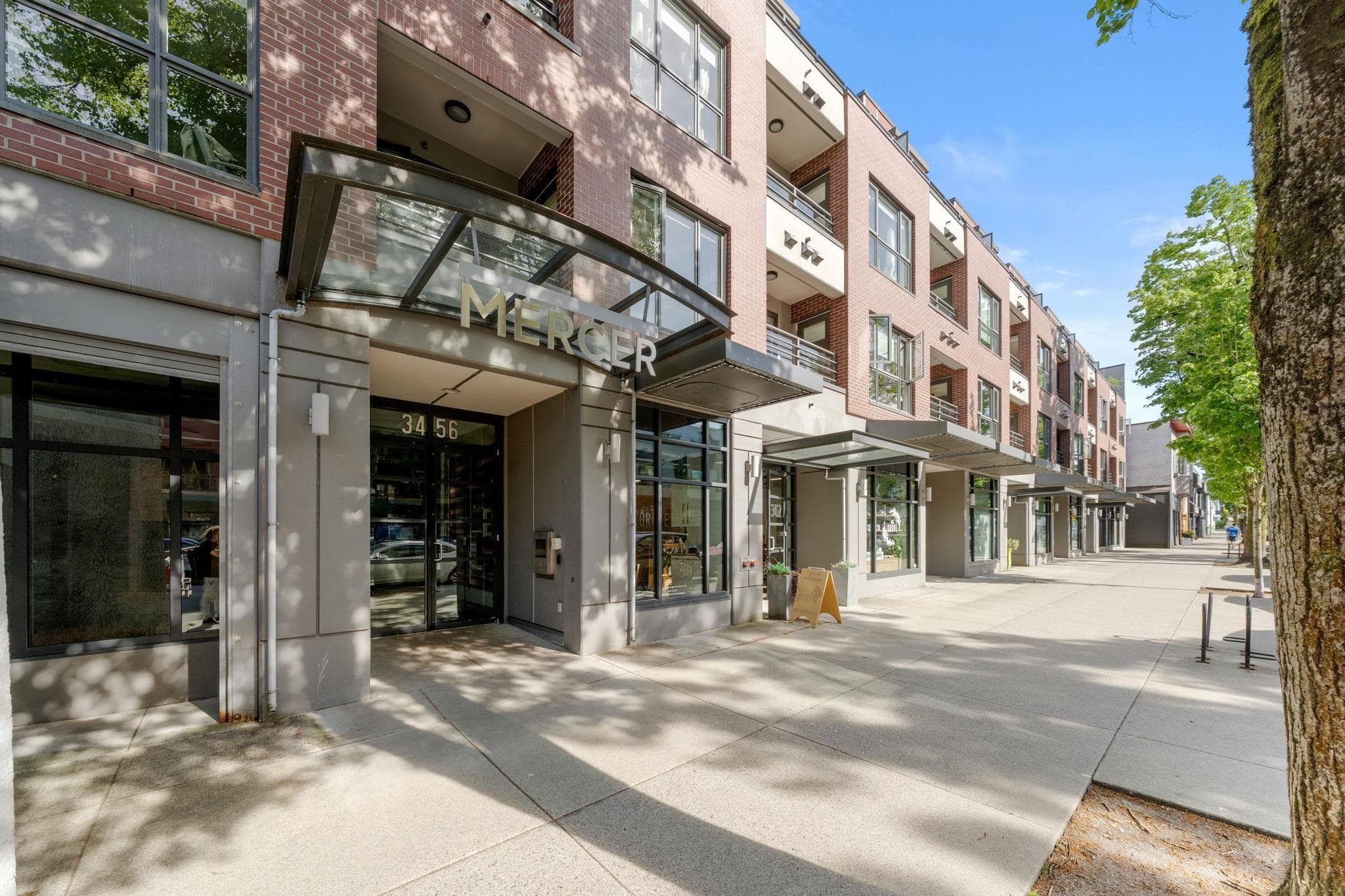 206 - 3456 Commercial Street, Vancouver