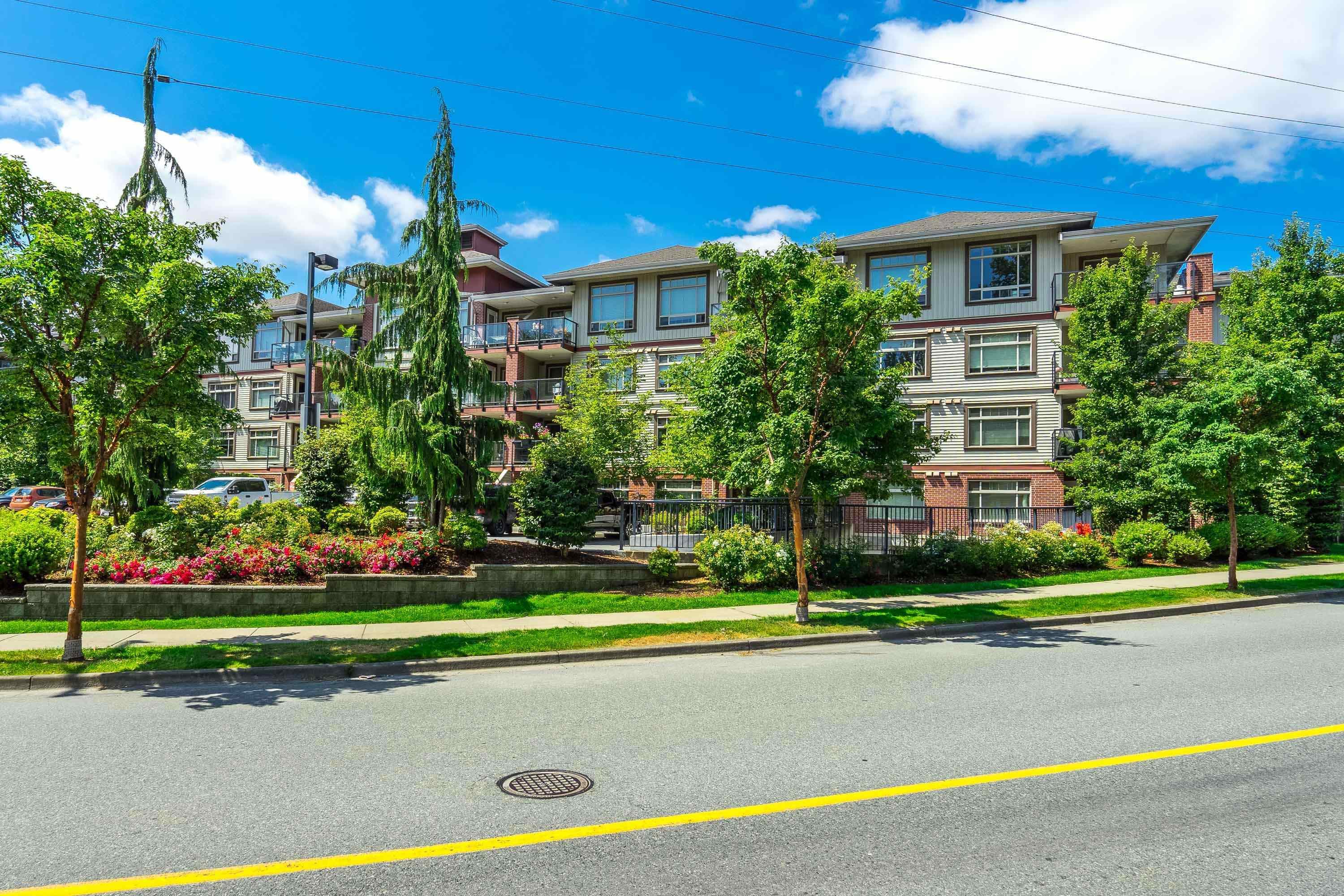 229 - 2233 Mckenzie Road, Abbotsford, V2S 4A1 — photo 1