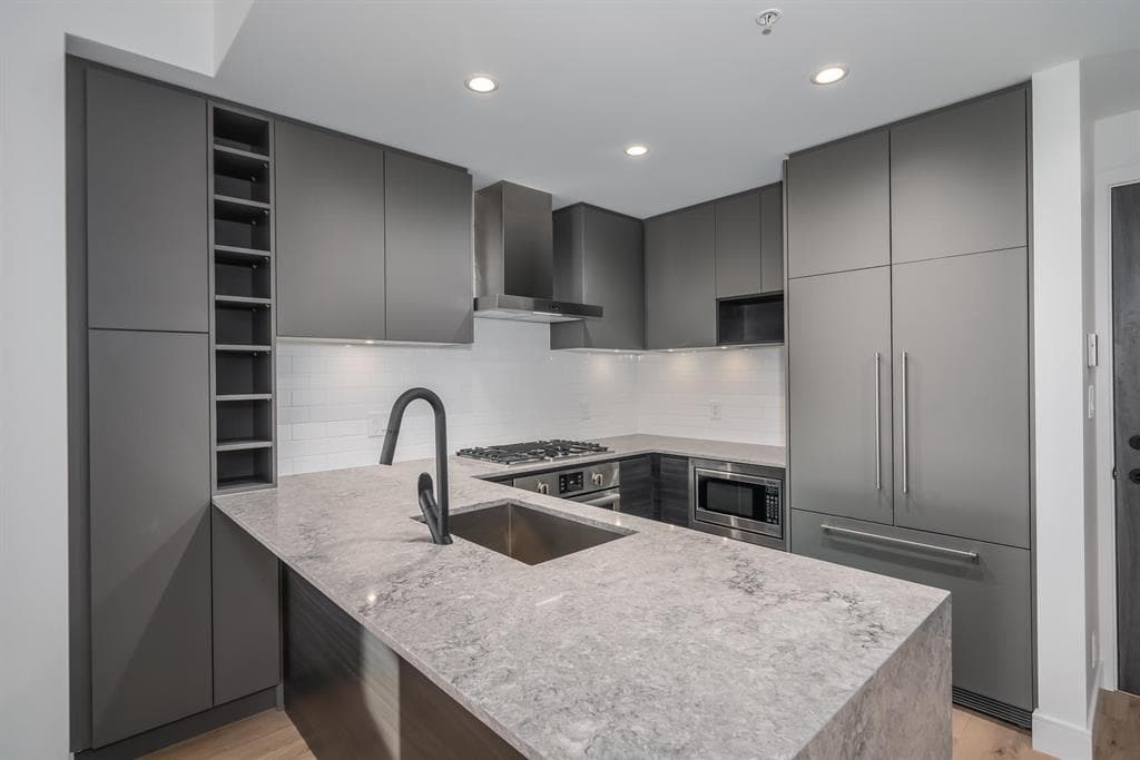 423 - 3131 Murray Street, Port Moody, V3H 1X1 — photo 3
