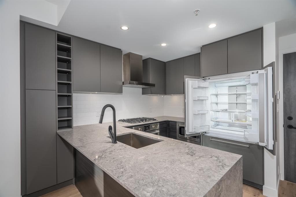 423 - 3131 Murray Street, Port Moody, V3H 1X1 — photo 4