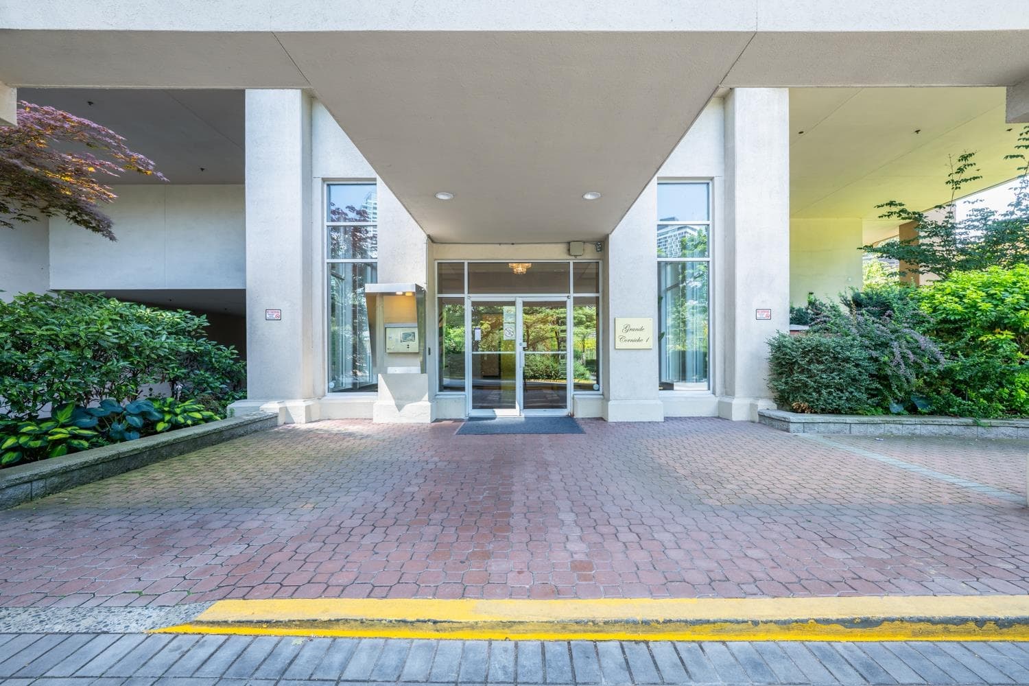 2203 - 6240 Mckay Avenue, Burnaby, V5H 4L8 — photo 2