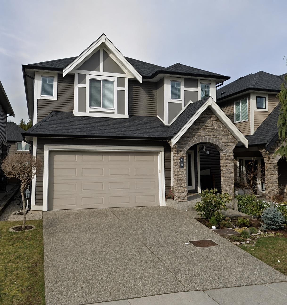 8467 206 Street, Langley, V2Y 0P7 — photo 1