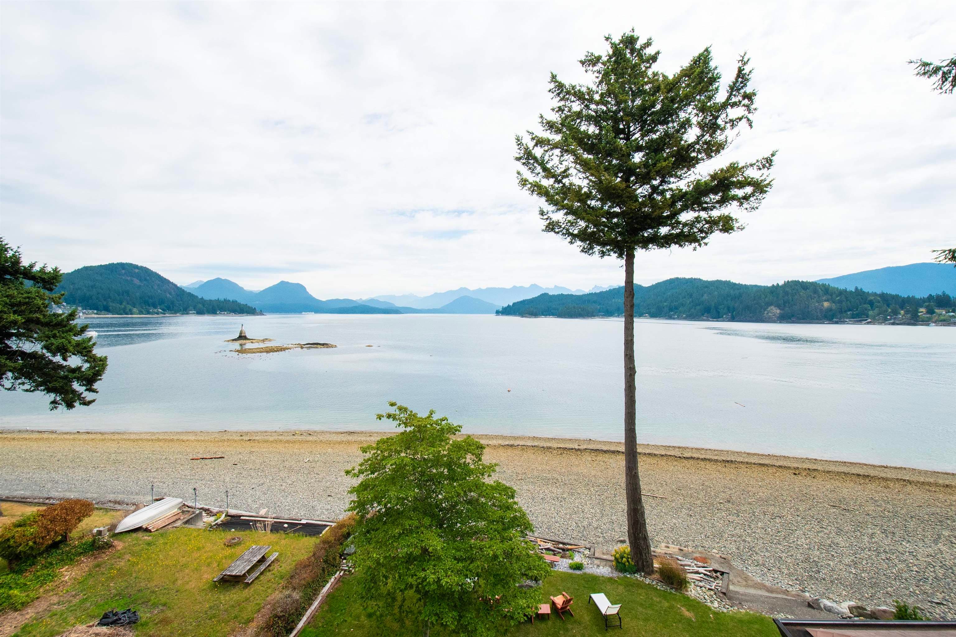 354 Avalon Drive, Gibsons, V0N 1V8 — photo 2