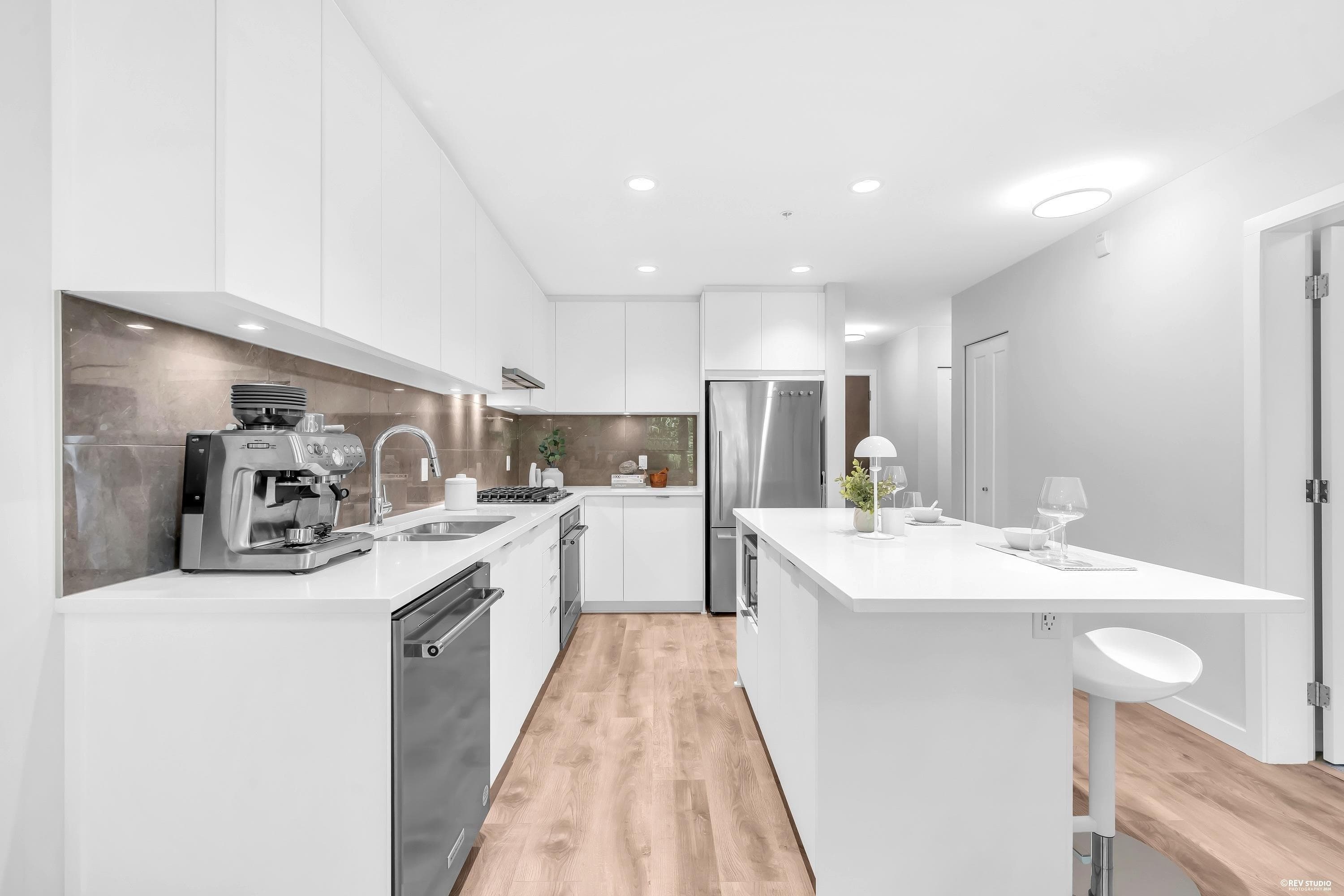 305 - 615 Cottonwood Avenue, Coquitlam, V3J 0N4 — photo 4