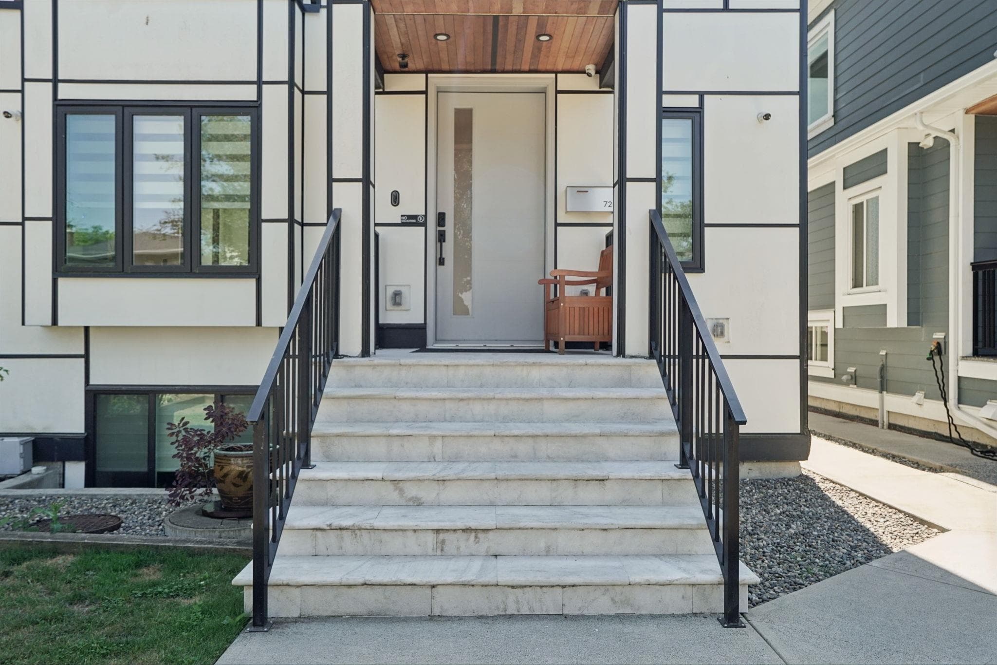 72 E 57th Avenue, Vancouver, V5X 1S4 — photo 2