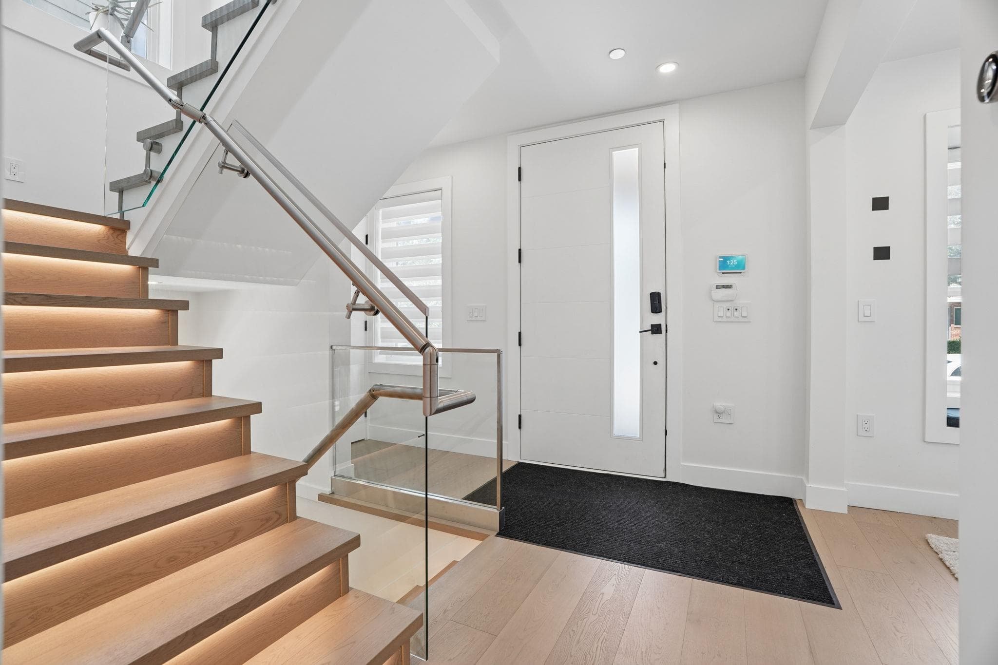 72 E 57th Avenue, Vancouver, V5X 1S4 — photo 3