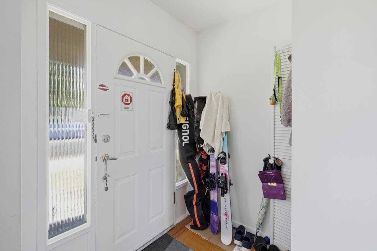 4656 Brentlawn Drive, Burnaby, V5C 3V2 — photo 3