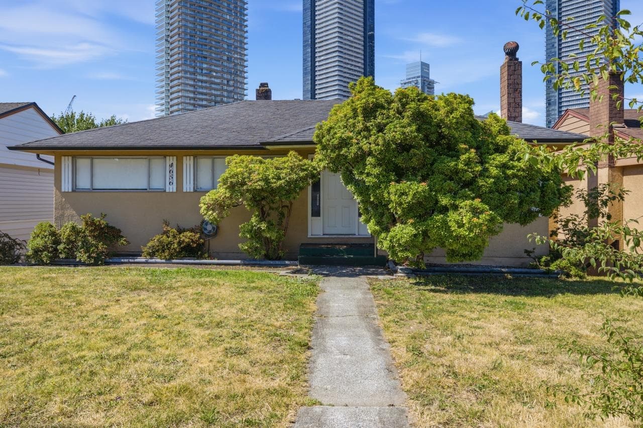 4656 Brentlawn Drive, Burnaby, V5C 3V2 — photo 1