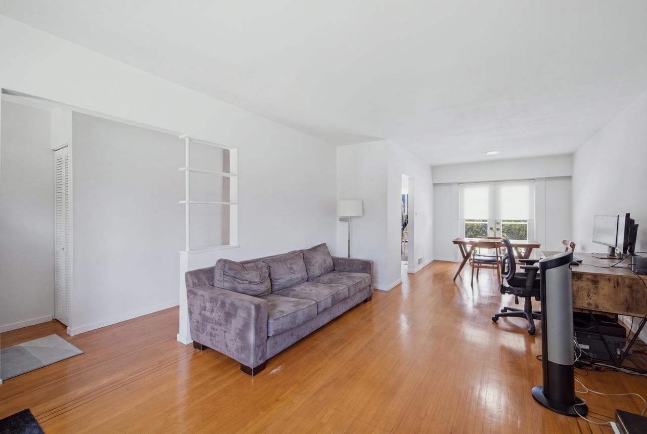 4656 Brentlawn Drive, Burnaby, V5C 3V2 — photo 5