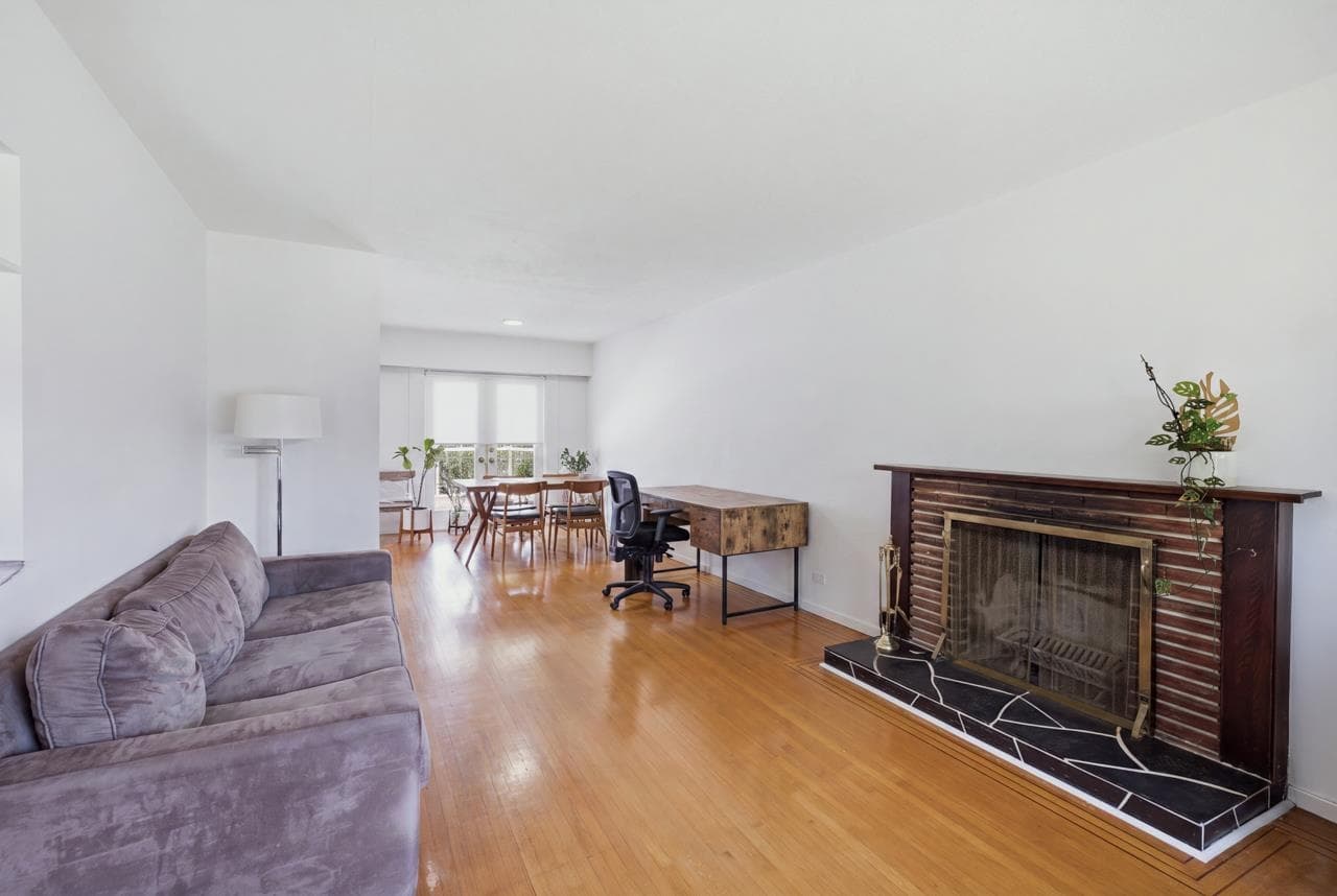 4656 Brentlawn Drive, Burnaby, V5C 3V2 — photo 4