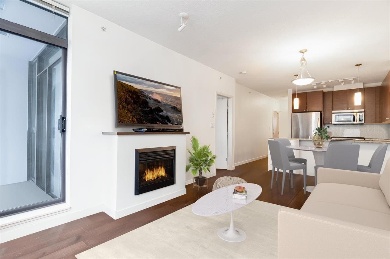 601 - 400 Capilano Road, Port Moody, V3H 0E1 — photo 5