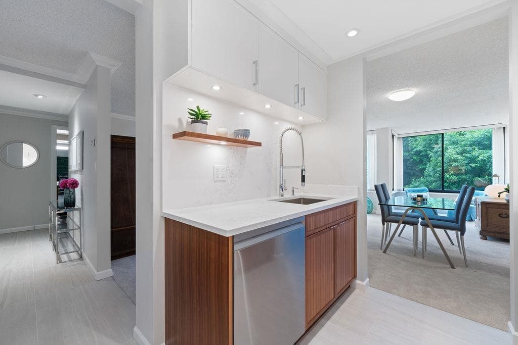 305 - 4101 Yew Street, Vancouver, V6L 3B7 — photo 3