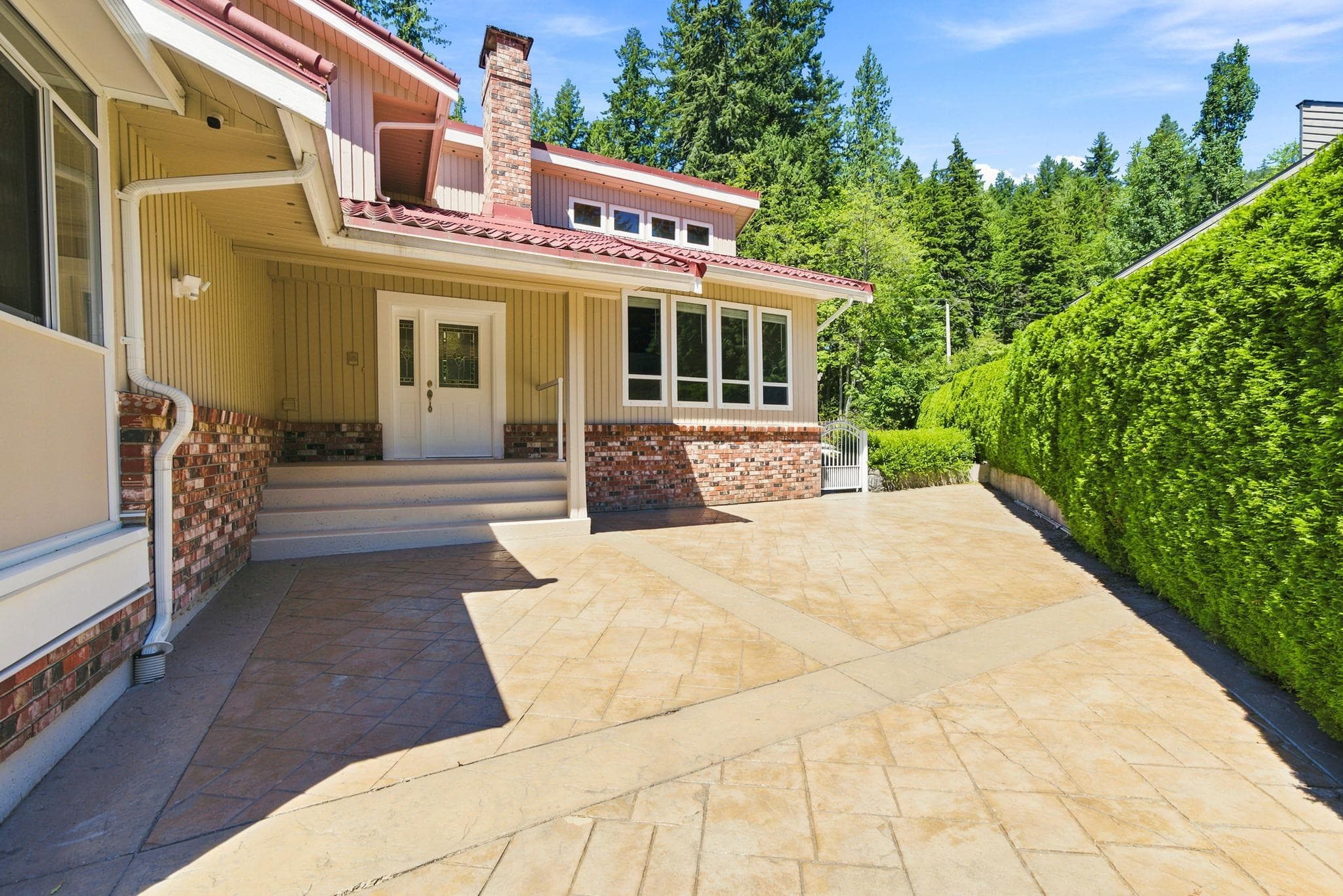5553 Nancy Greene Way, North Vancouver, V7R 4R6 — photo 3