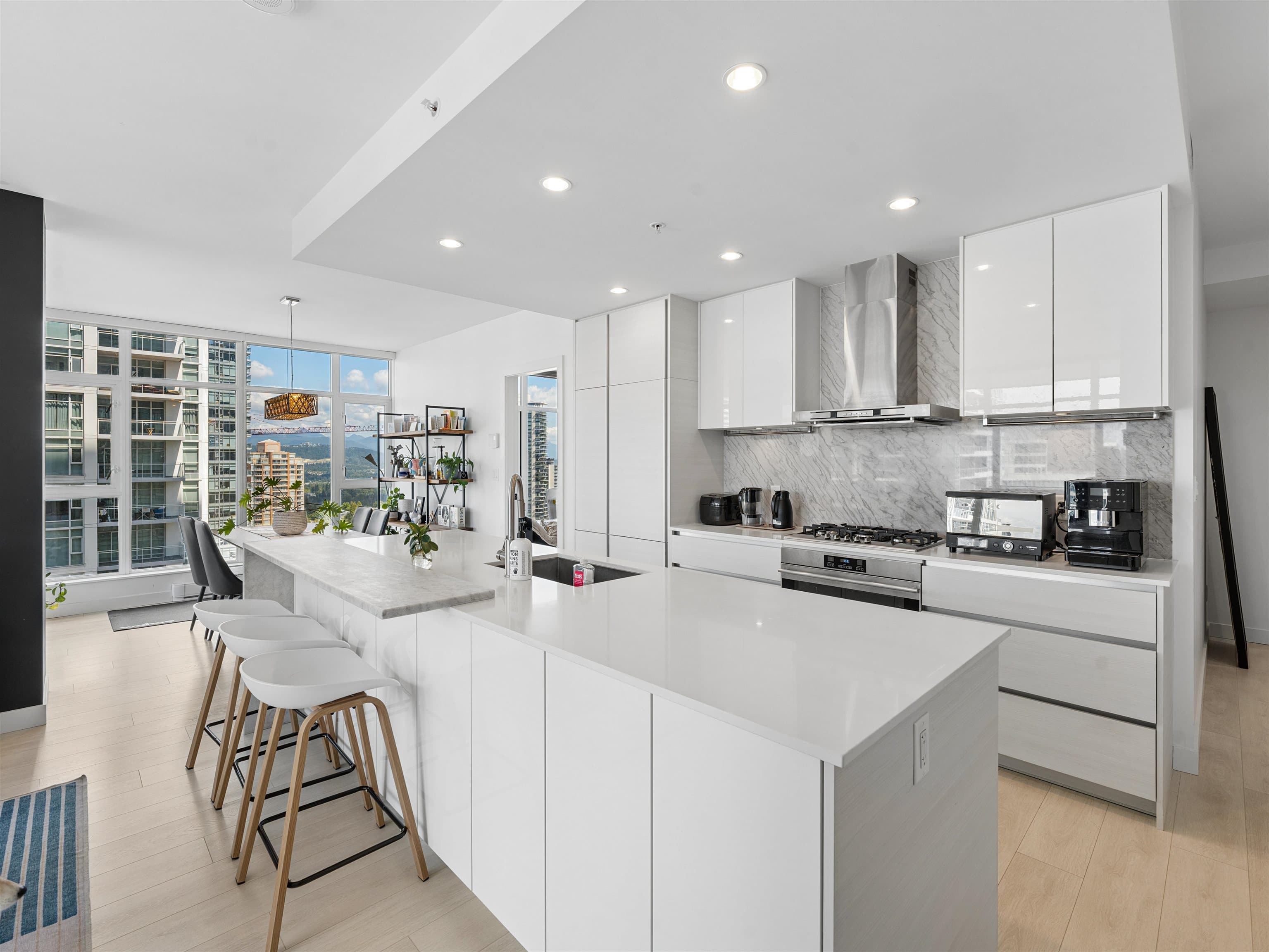 1807 - 6098 Station Street, Burnaby, V5H 0H4 — photo 3