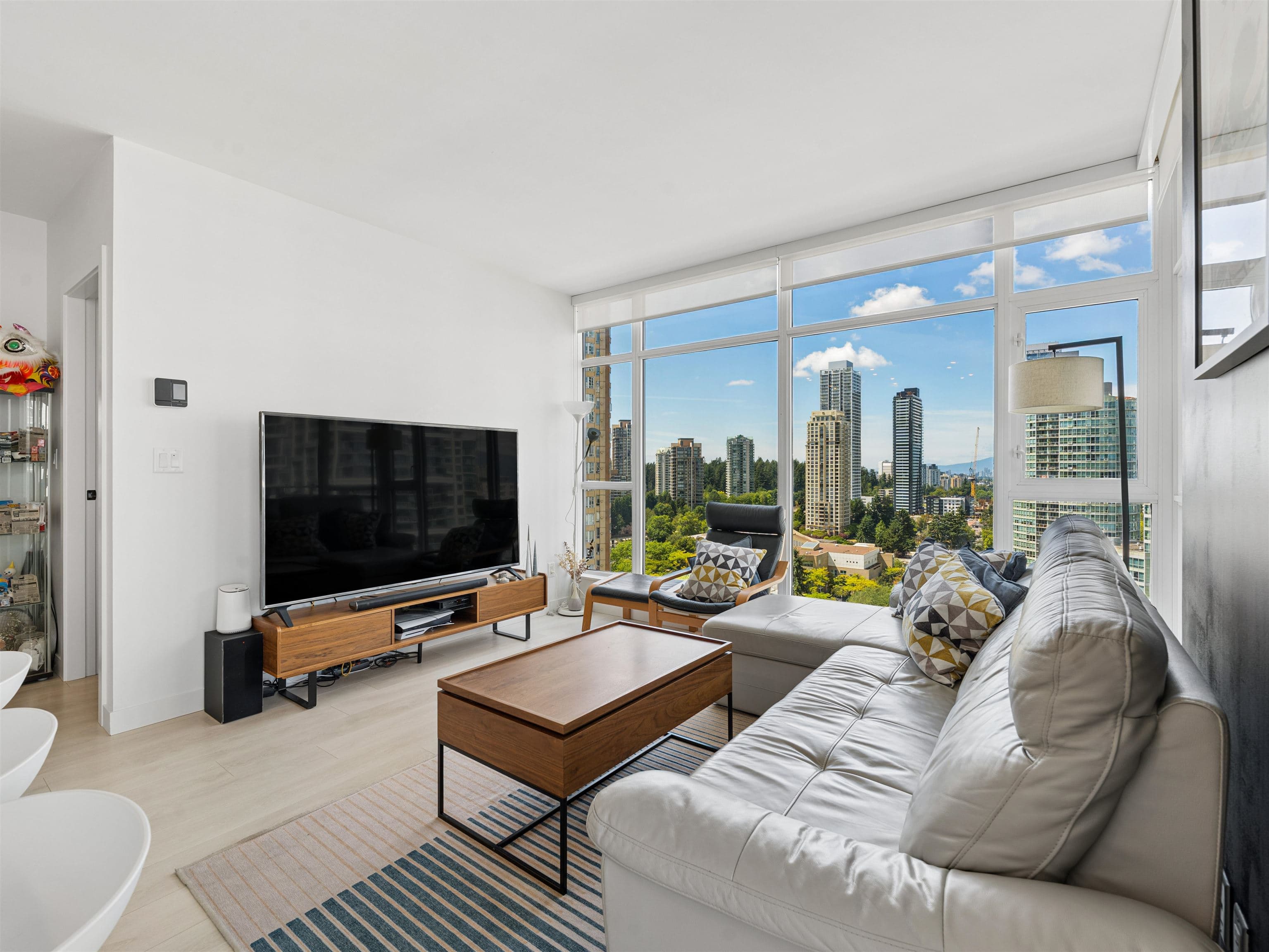 1807 - 6098 Station Street, Burnaby, V5H 0H4 — photo 4