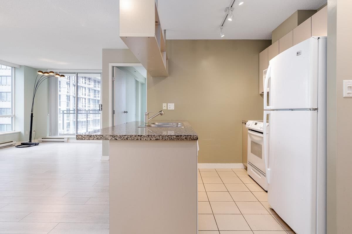 1708 - 1082 Seymour Street, Vancouver, V6B 1X9 — photo 4