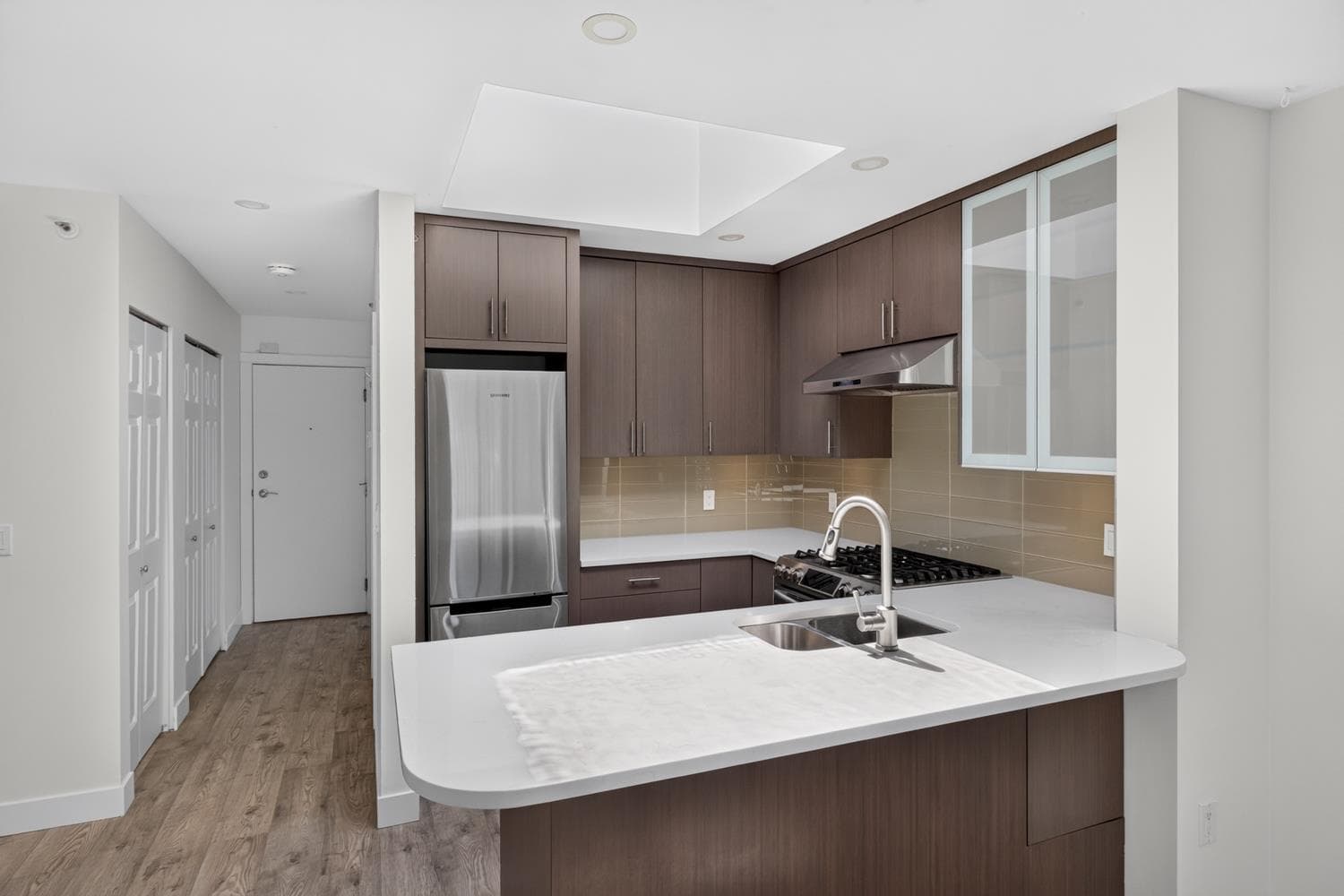 401 - 688 E 16th Avenue, Vancouver, V5T 2V4 — photo 3