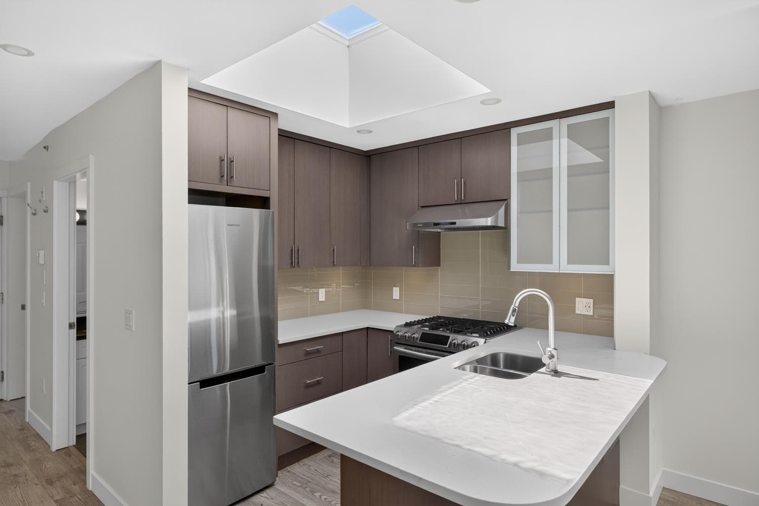 401 - 688 E 16th Avenue, Vancouver, V5T 2V4 — photo 4