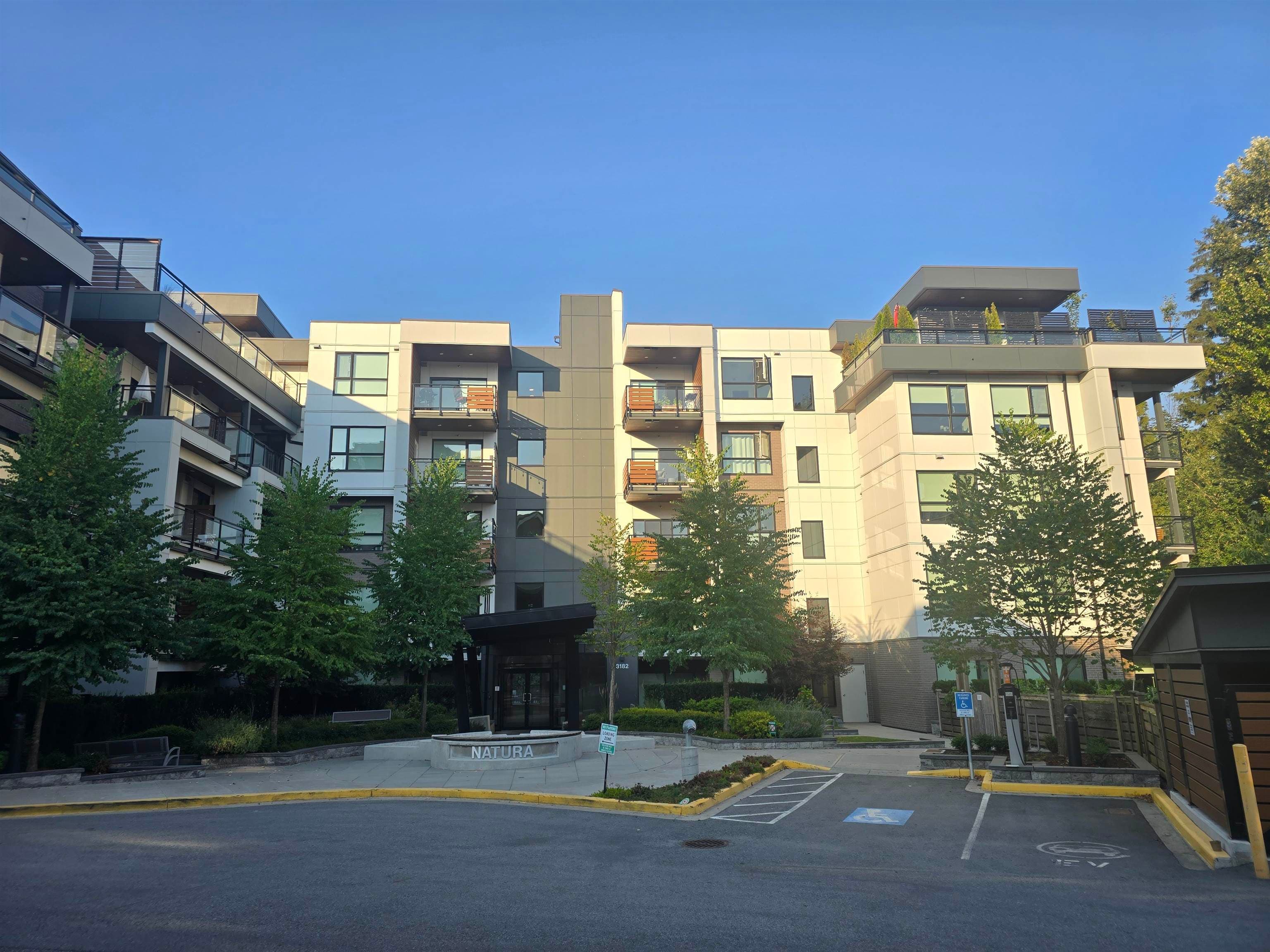 205 - 3182 Gladwin Road, Abbotsford, V2T 0K8 — photo 2