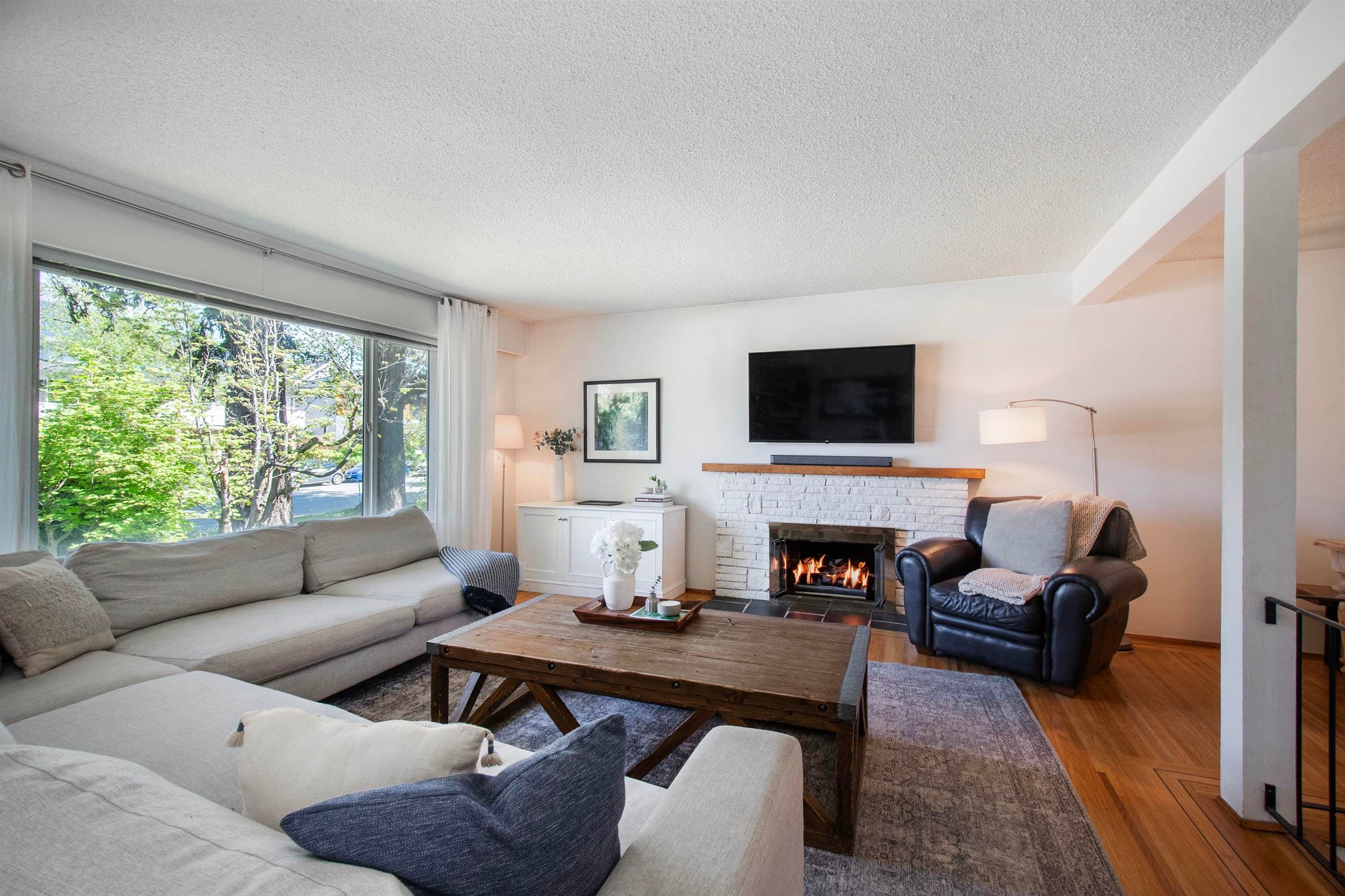 361 W 19th Street, North Vancouver, V7M 1X7 — photo 3