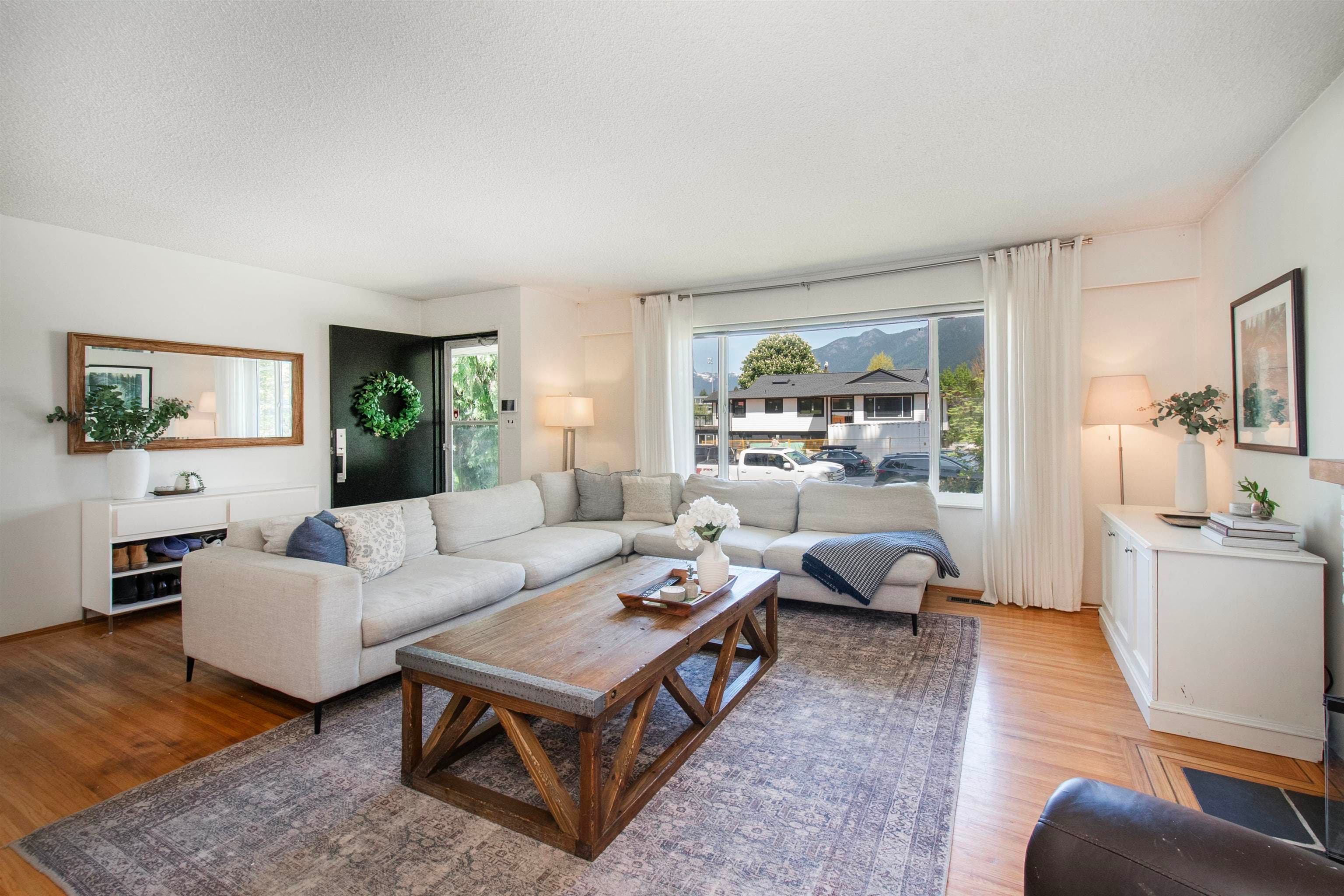 361 W 19th Street, North Vancouver, V7M 1X7 — photo 5