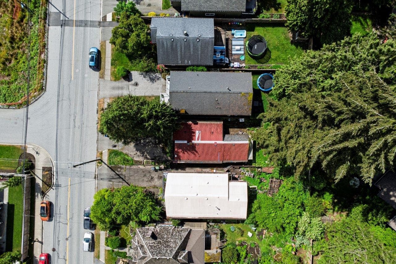 3297 Fromme Road, North Vancouver, V7K 2E1 — photo 2