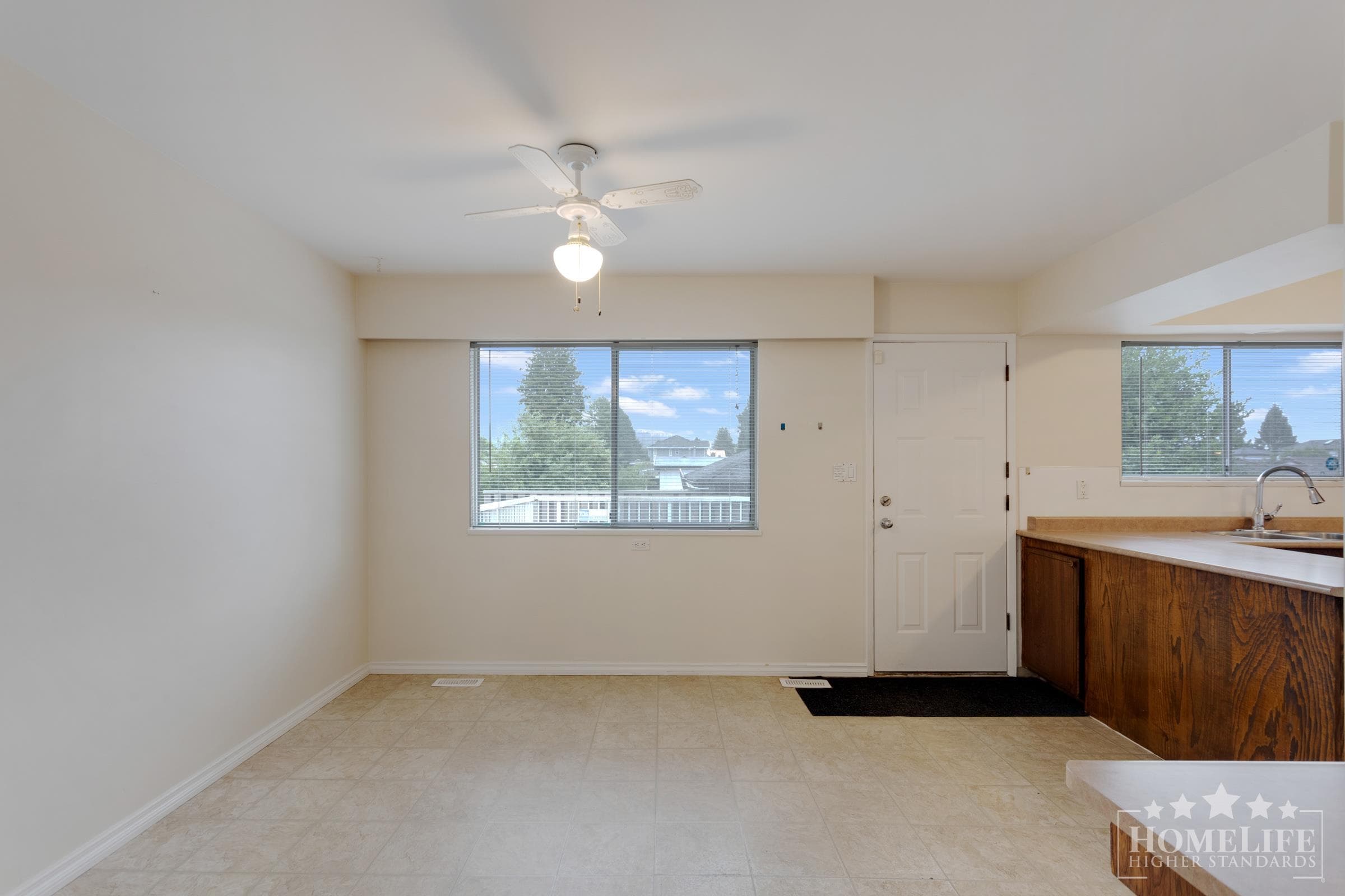 Duplex - 1060 Fell Avenue, Burnaby, V5B 3Y6 — photo 5