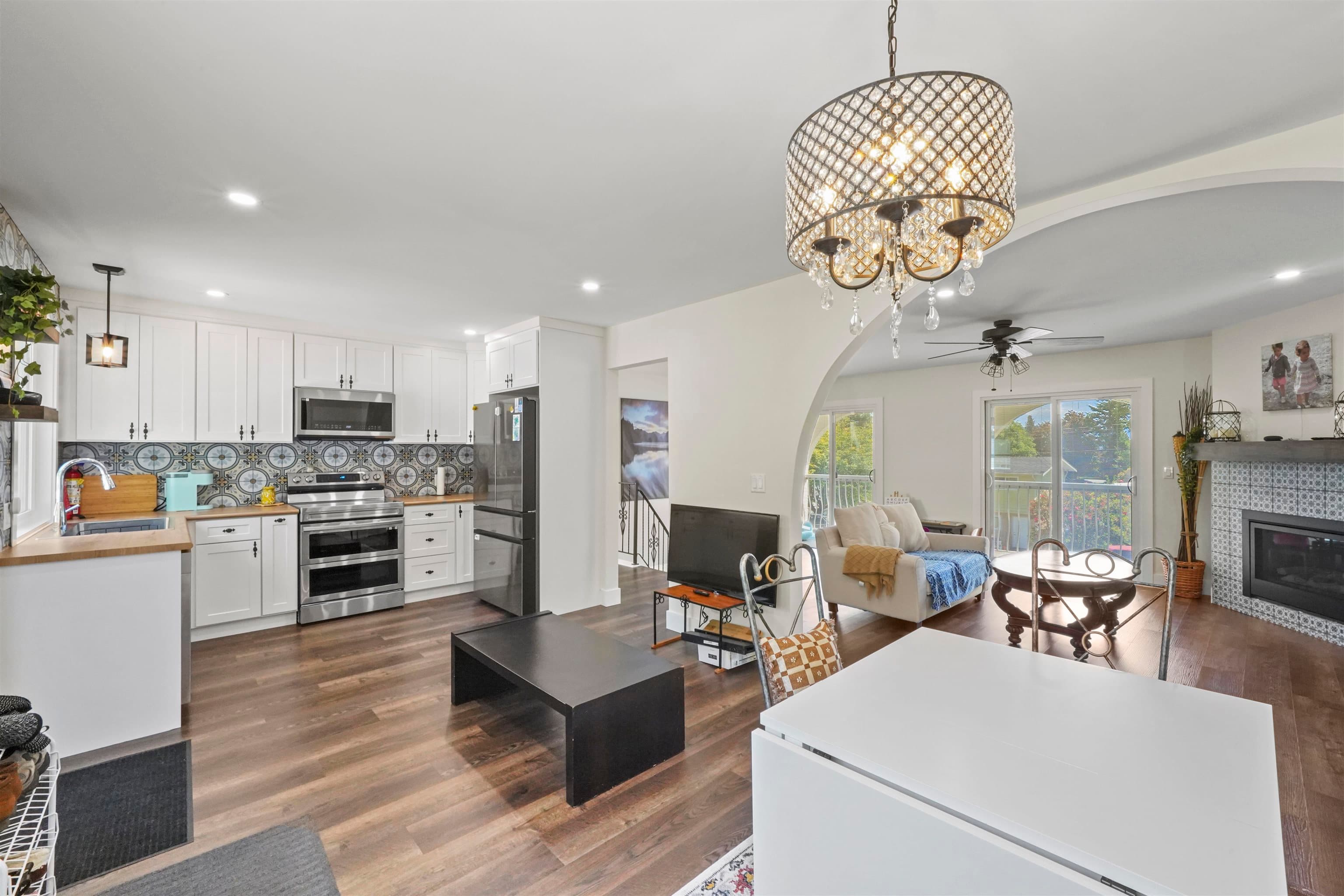 34941 Douglas Avenue, Mission, V2V 6S3 — photo 1